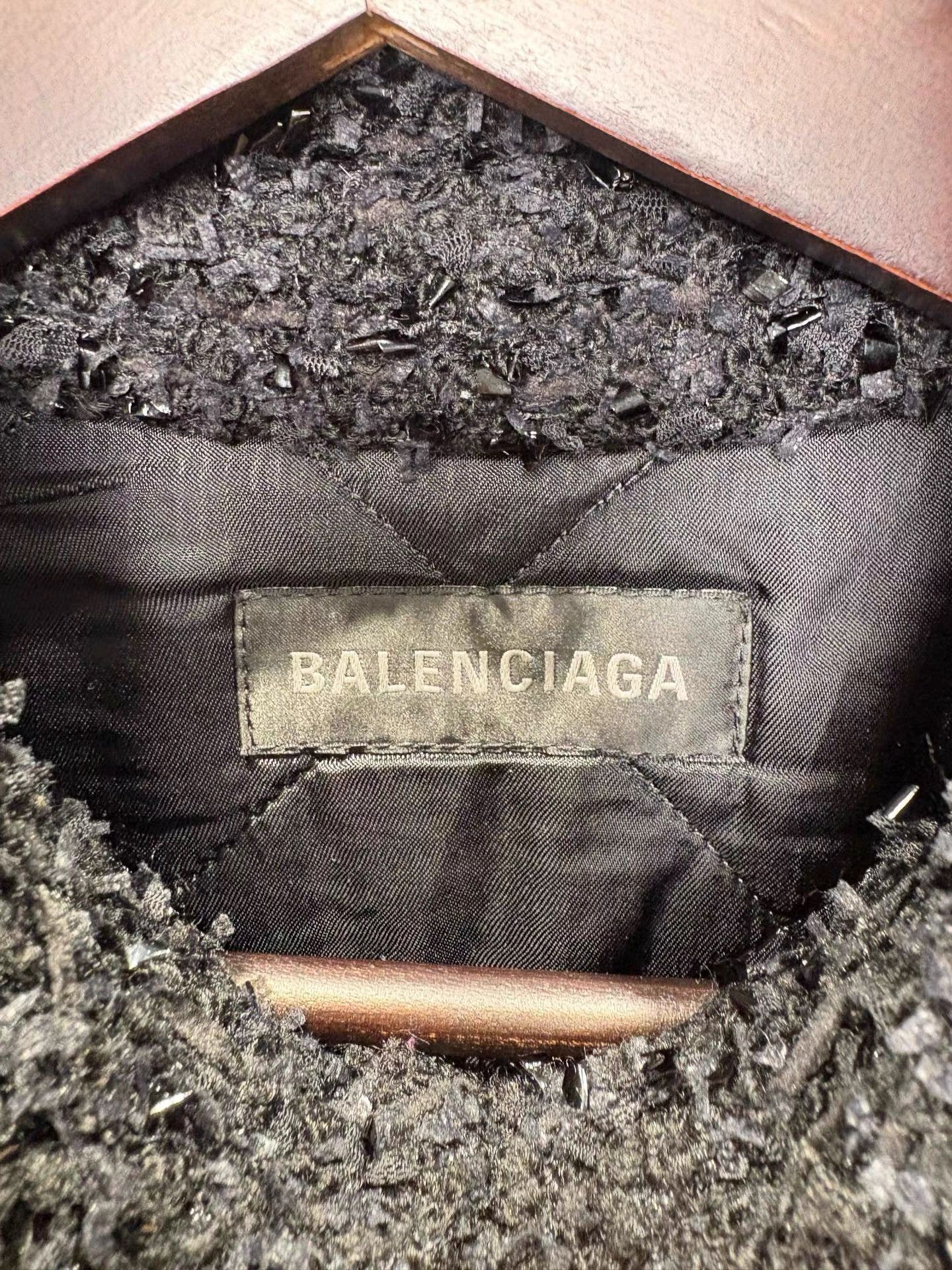 Balenciaga Balenciaga Runway Sequined Quilted Shirt Jacket K36 Size XS / US 0-2 / IT 36-38 - 3 Thumbnail