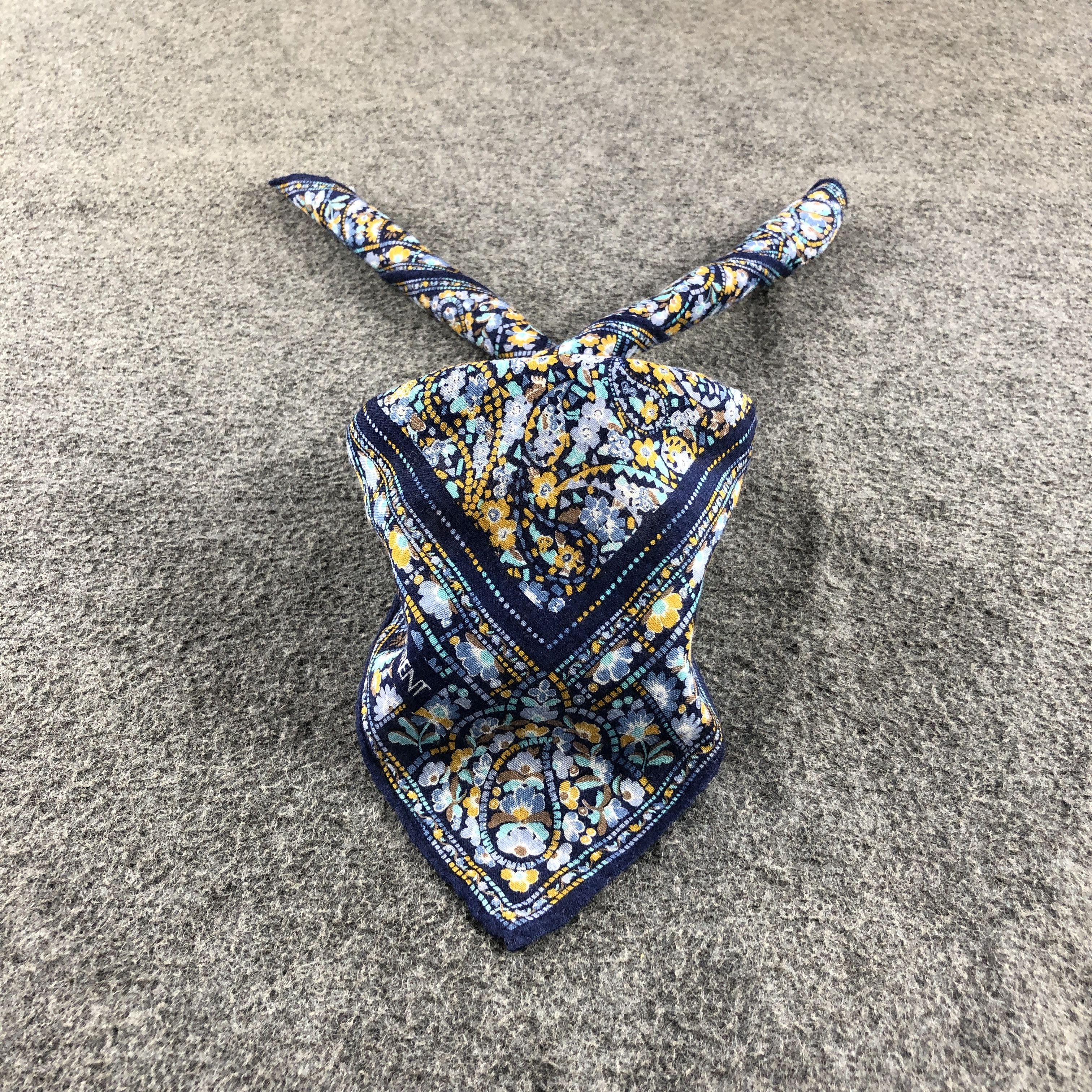 Yves Saint Laurent YSL Handkerchief Neckerchief Bandana H2676 Size ONE SIZE - 1 Thumbnail