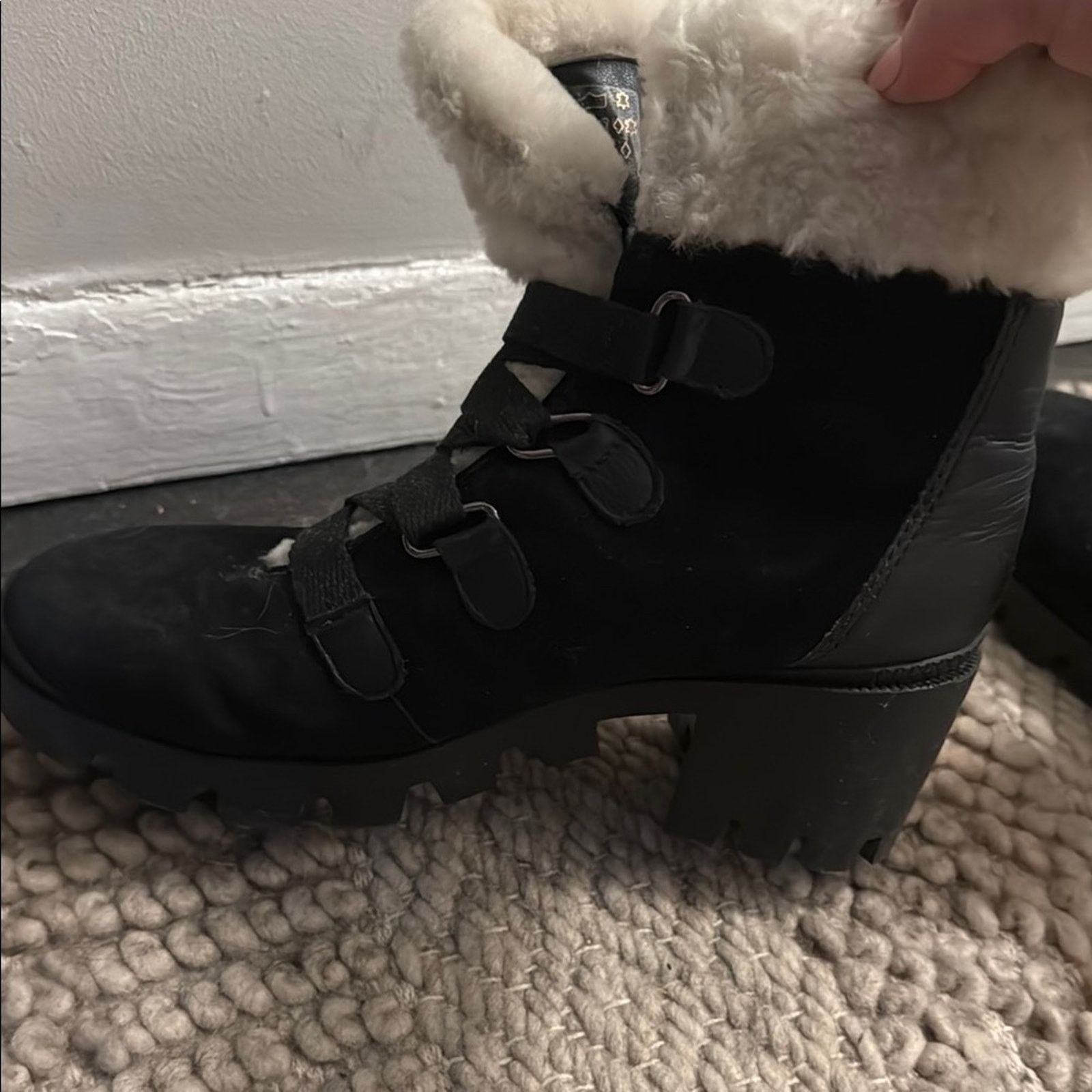 SCHUTZ NWT Schutz Women's Black and Cream Winter Boots Size 9 Size US 9 / IT 39 - 5 Thumbnail