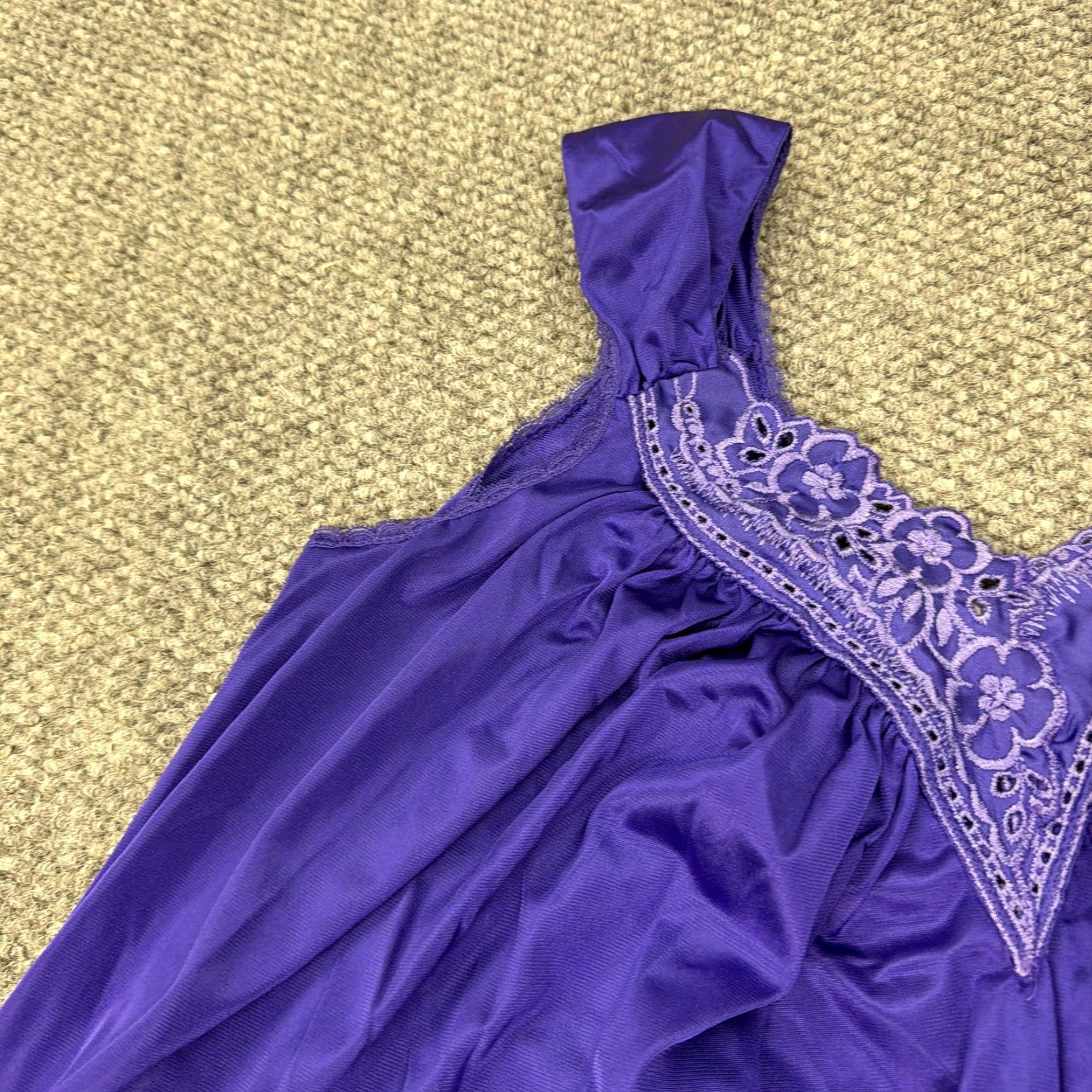 Vintage VINTAGE Vanity Fair Nightgown Womens Small Purple Nylon Lace Sleepwear 80s Size ONE SIZE - 4 Thumbnail