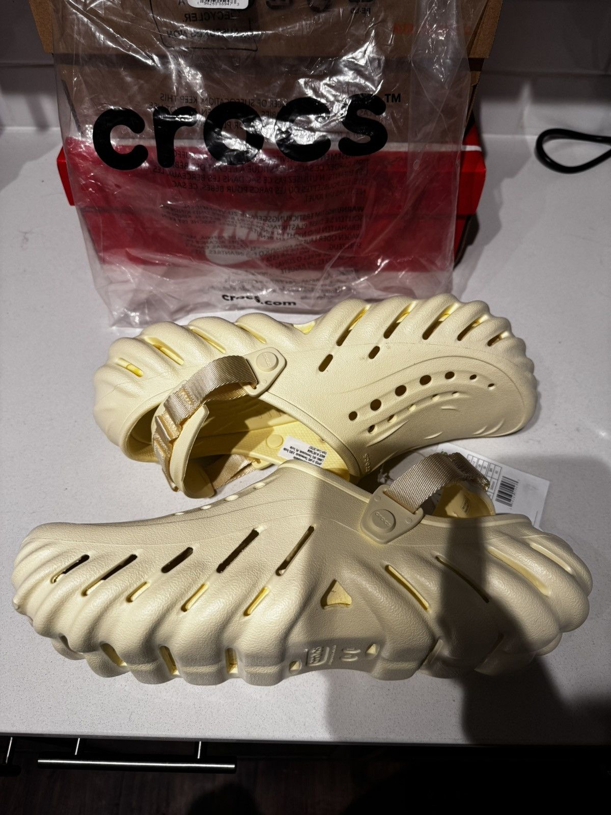 Crocs Crocs Echo Clog “Buttercream” Size US 12 / EU 45 - 5 Thumbnail