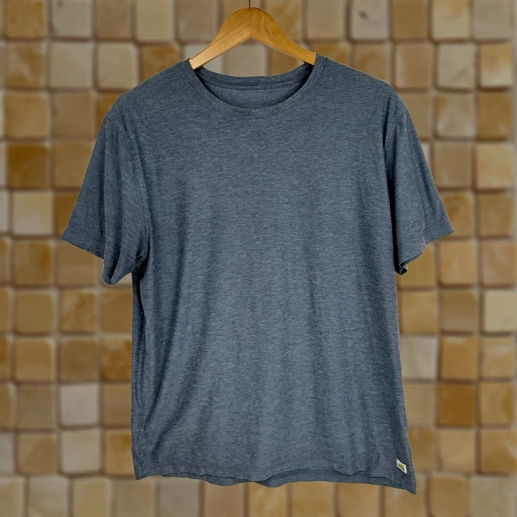 Vuori Vuori Mens Strato Tech Tee L Blue Heather Pullover Shirt Short Sleeve Dream Knit Activewear 44 Chest Regular Fit V126 Mens Size US L / EU 52-54 / 3 - 1 Thumbnail