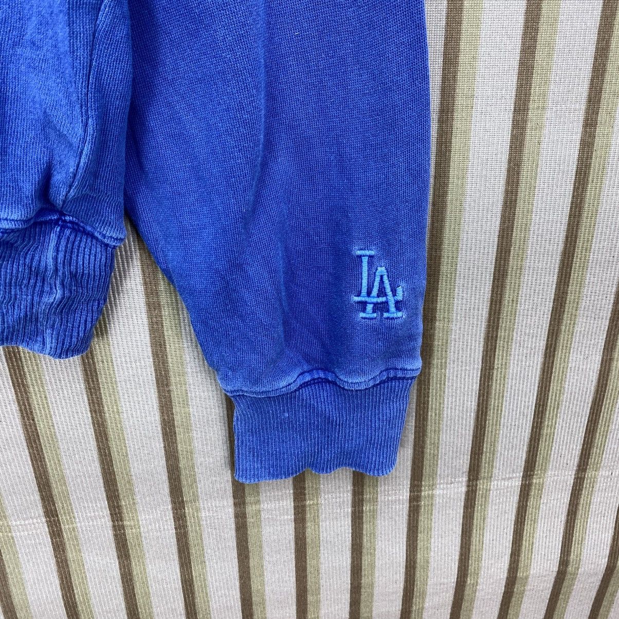 Vintage 🫶Vintage Los Angeles Dodgers Sweatshirt Pullover Size US M / EU 48-50 / 2 - 5 Thumbnail