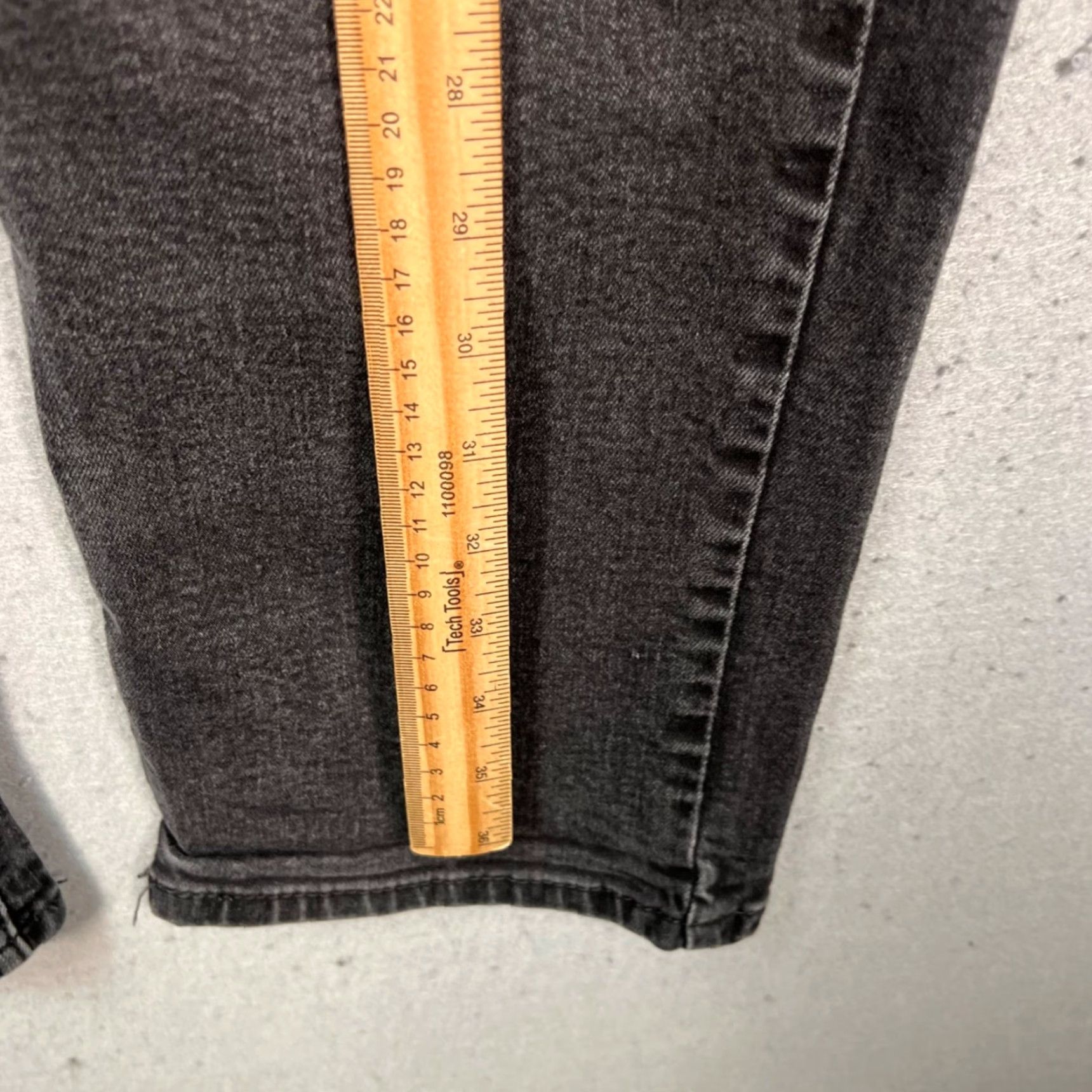 Levi's Levis 514 Mens Jeans Black Cotton Blend Denim Straight 33x29 Regular Pocket 5-Pocket Design Denim Men Jeans Levi's 500 Series Size US 33 - 7 Thumbnail