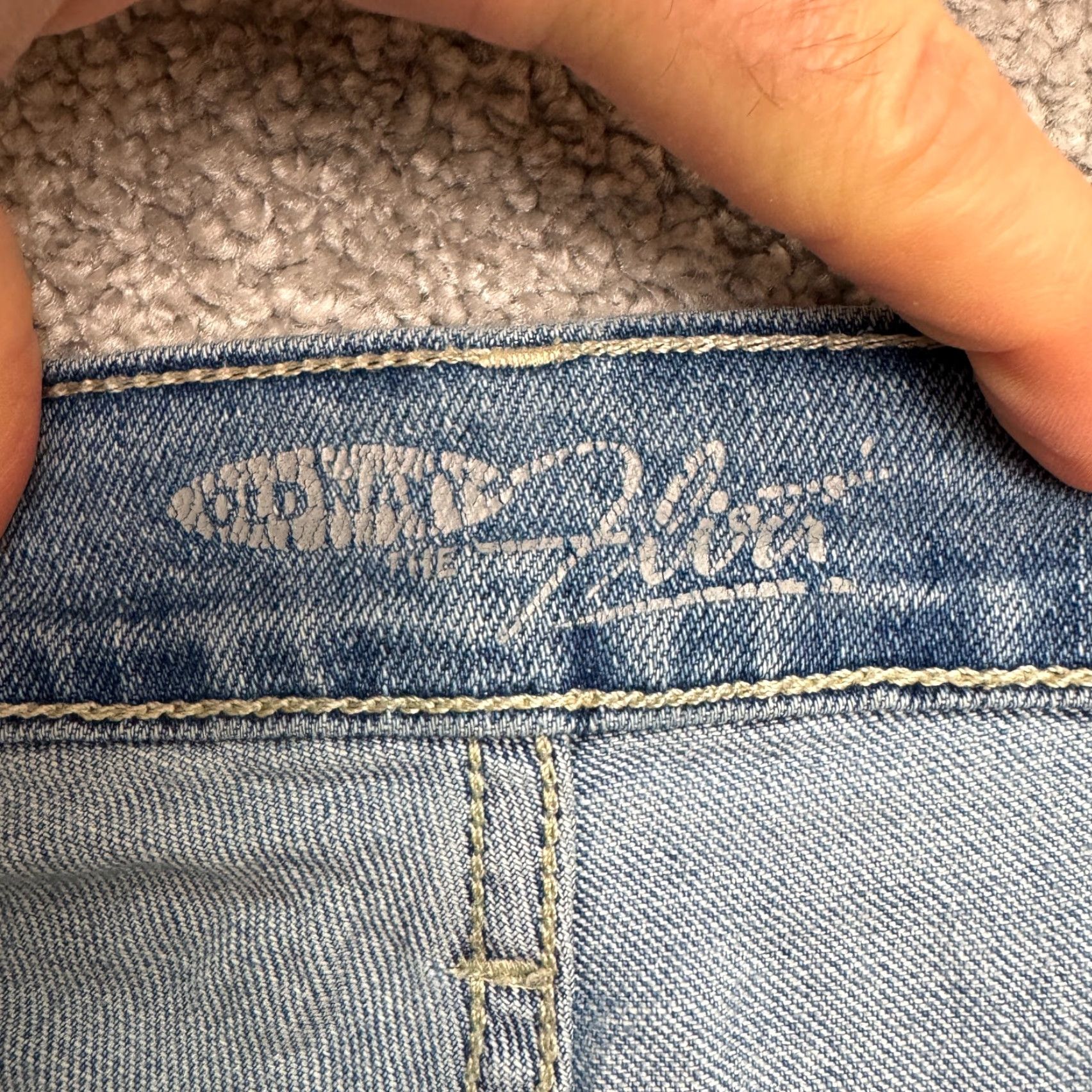 Old Navy Old Navy Denim Shorts Women 10 Blue Medium Wash Cut-Off 5-Pocket Regular Rise Womens Size 32" / US 10 / IT 46 - 5 Thumbnail