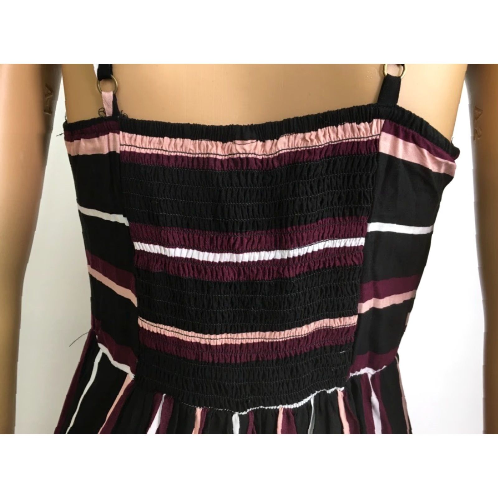 Vintage VINTAGE Xhilaration Women's Sheath Dress Midi Sleeveless Stripe Smocked Casual Dress S Size S / US 4 / IT 40 - 5 Thumbnail