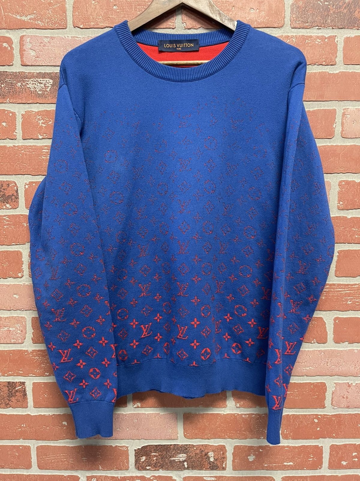Louis Vuitton Size S - Louis Vuitton Gradient Monogram Sweater Very Clean! Size US S / EU 44-46 / 1 - 1 Thumbnail