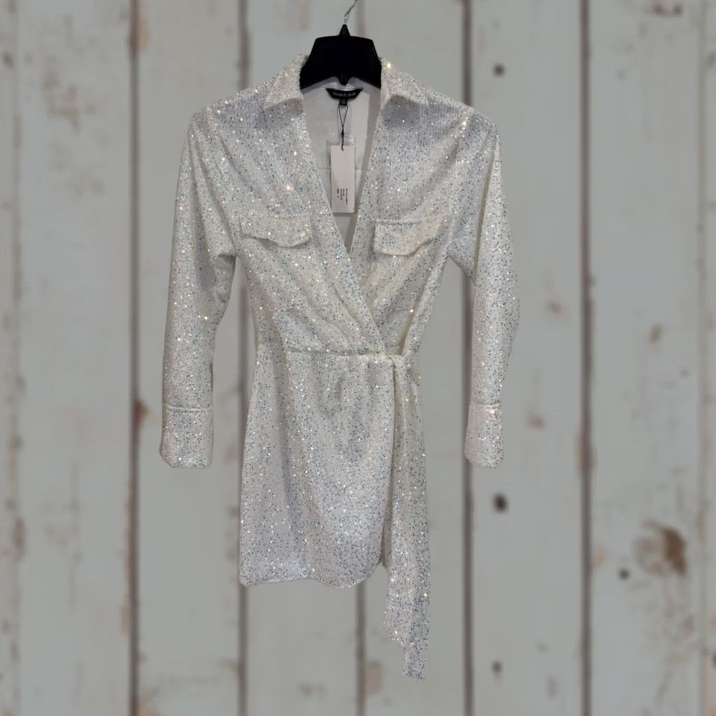 Vintage Strut & Bolt White Pearlescent Sequin Wrap Mini Dress Long Sleeve Size M Women Dress Short Sequin Wrap 90s? Size M / US 6-8 / IT 42-44 - 1 Thumbnail