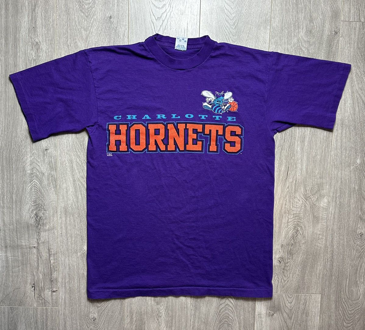 NBA × Salem Sportswear × Vintage Vintage Charlotte Hornets 90s T-Shirt Size US L / EU 52-54 / 3 - 1 Thumbnail