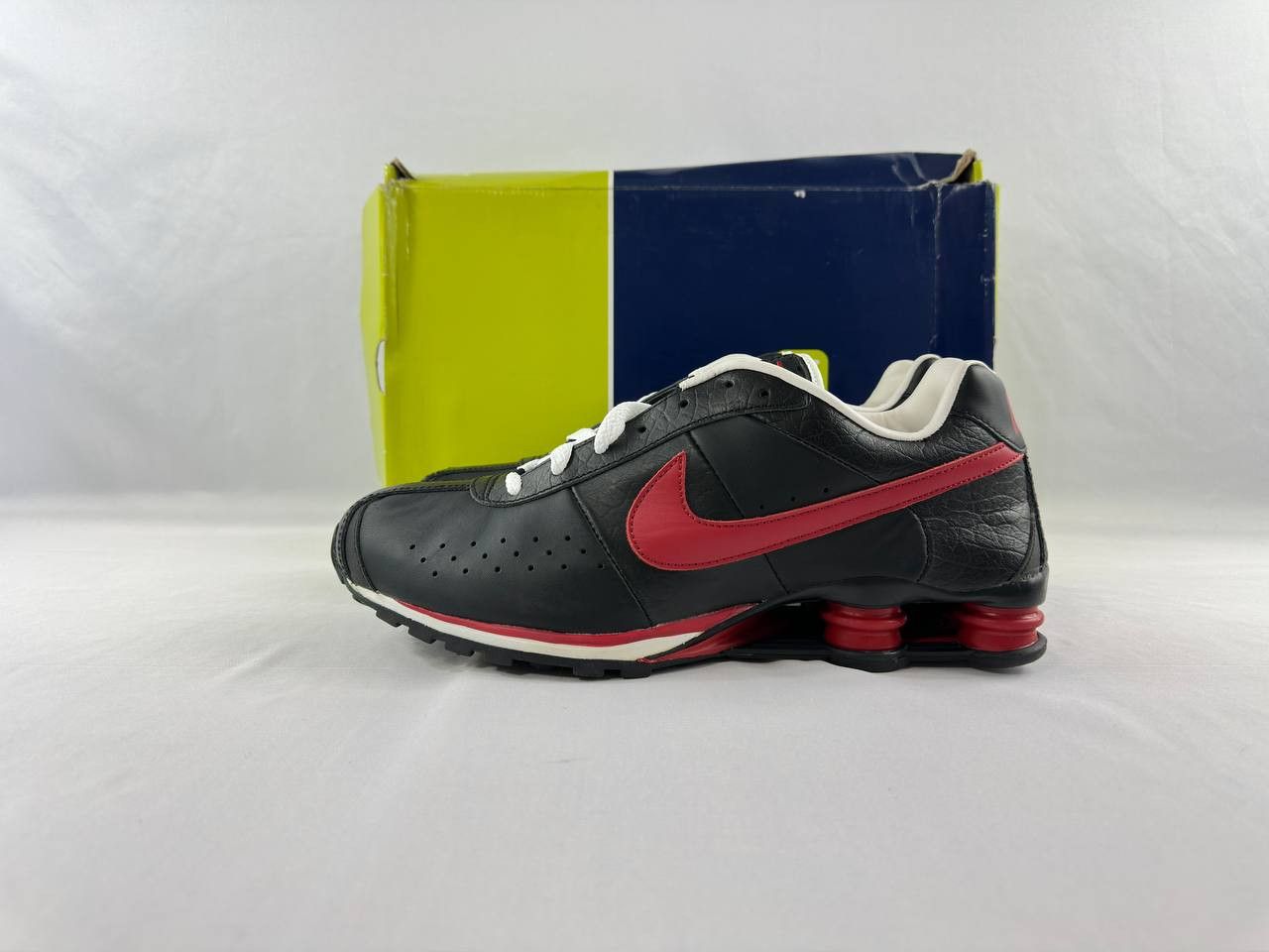 Nike Nike Shox 2004 ‘Triple Threat’ Size US 13 / EU 46 - 4 Thumbnail