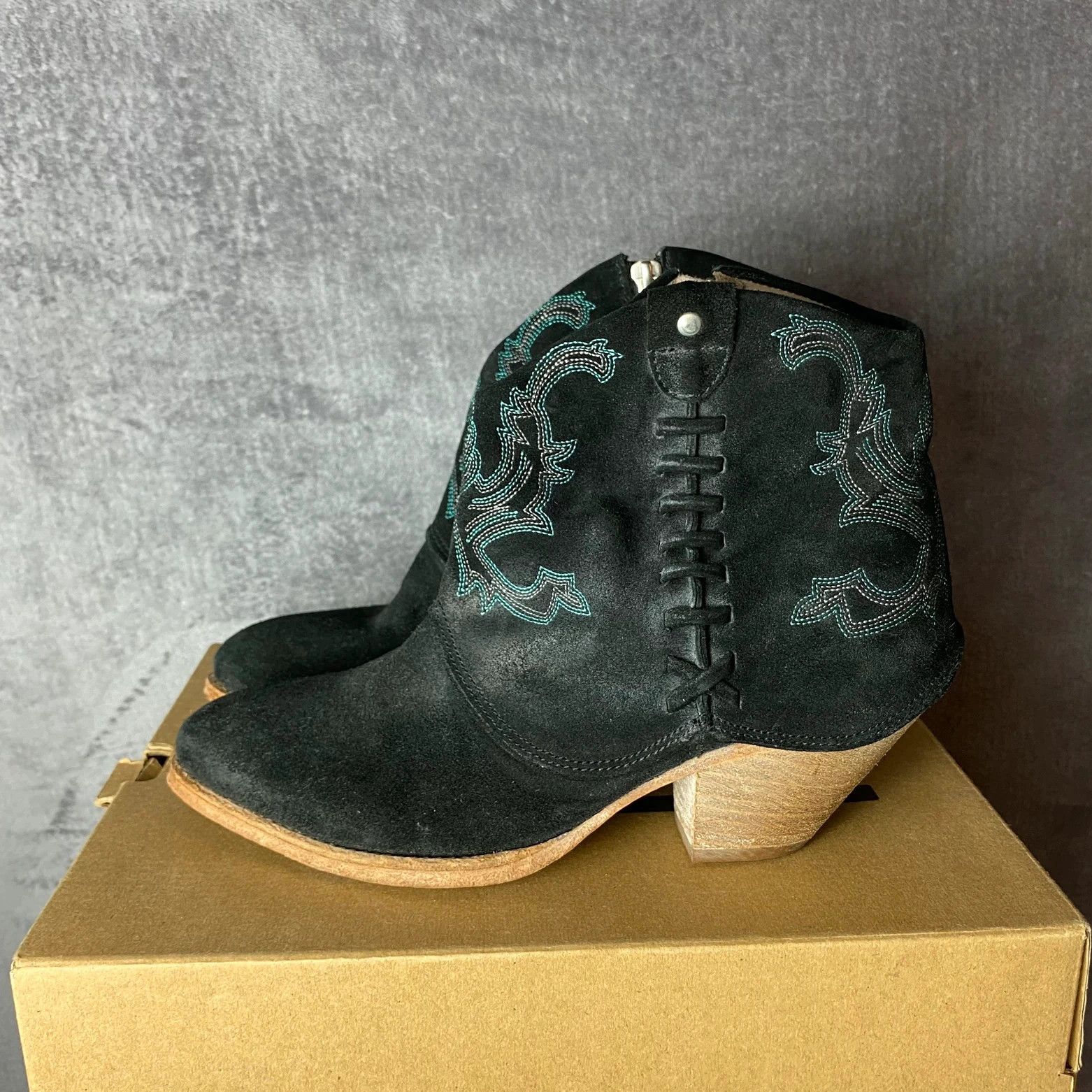 Designer × LIEBESKIND BERLIN Liebeskind Berlin Cowboy boots heels black Size US 7 / IT 37 - 2 Thumbnail