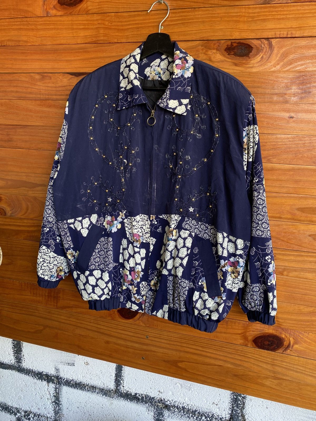 Vintage Vintage Japanese Patchwork Floral Print Windbreaker Jacket Size US L / EU 52-54 / 3 - 4 Thumbnail