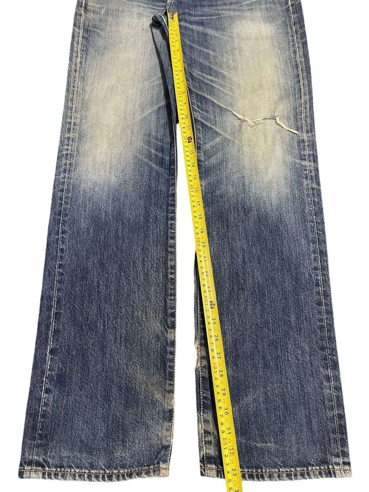Uniqlo Vintage Japanese Uniqlo Blue Faded Wash Distress Style Jeans Size US 34 / EU 50 - 14 Thumbnail