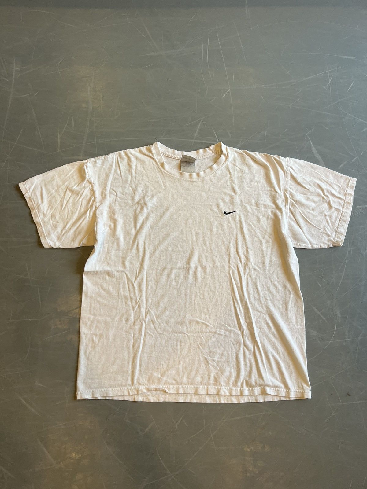 Nike Vintage Nike Embroidered Swoosh T-shirt Size US XL / EU 56 / 4 - 2 Thumbnail