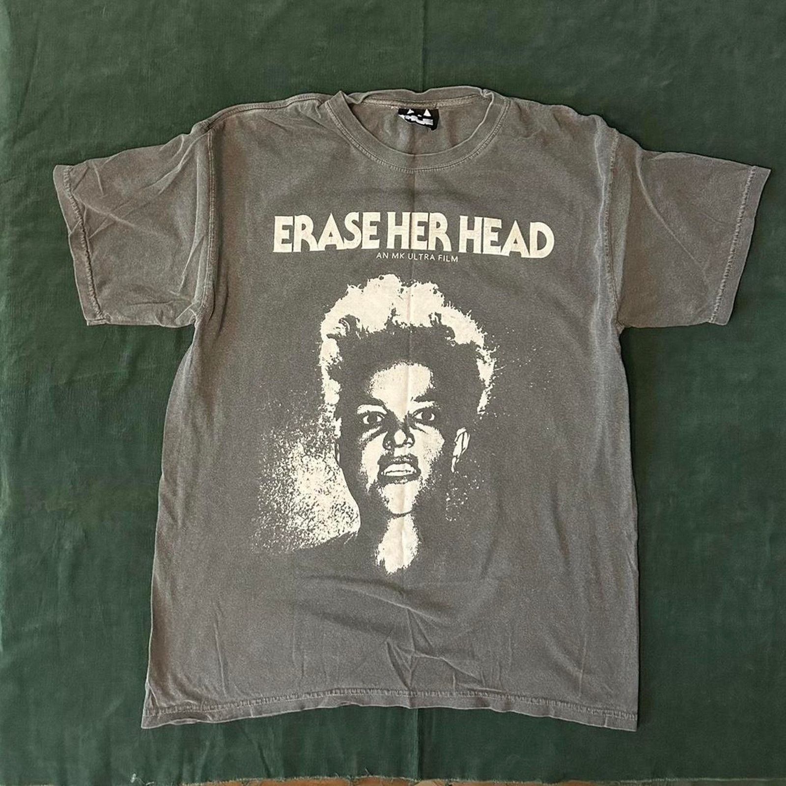 Other Erase her head graphic tee Size US L / EU 52-54 / 3 - 1 Thumbnail
