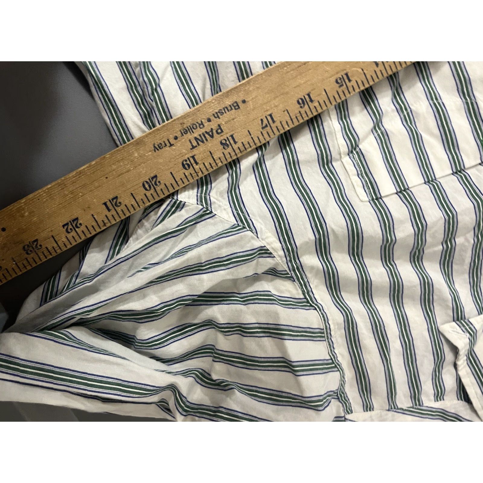 American Eagle Outfitters VINTAGE American Eagle Outfitters Button-Up Shirt Mens M White & Green Striped Long Sleeve - Casual, Cotton, Regular Fit, 23 in Chest - Mens Size US M / EU 48-50 / 2 - 5 Thumbnail
