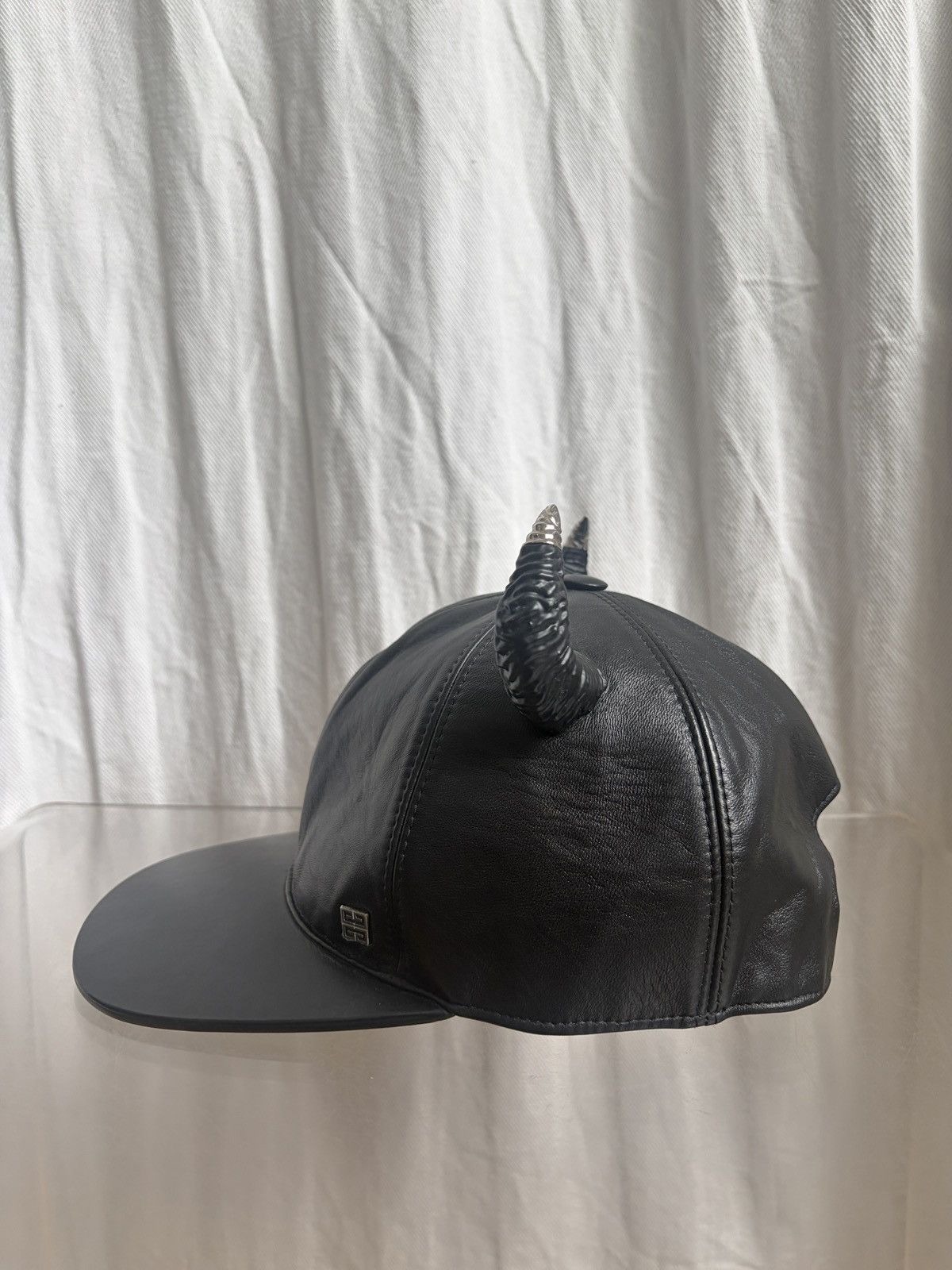 Givenchy SS21 Devil Horn Leather Cap Size ONE SIZE - 5 Thumbnail