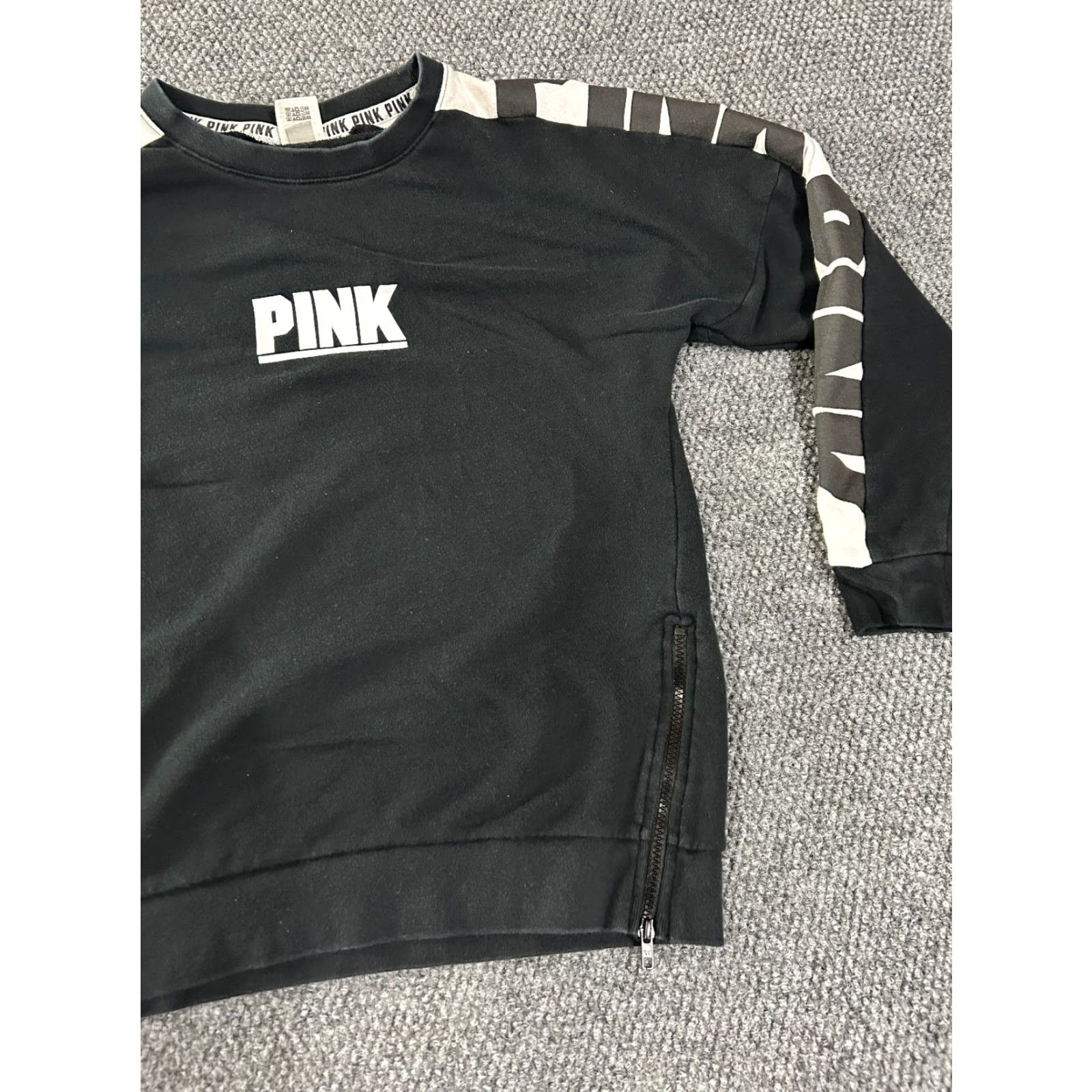 Victoria's Secret Victoria's Secret PINK Sweatshirt Woman Small Black Logo Side Zip Pullover 1/4 Zip Raglan Sleeve Mock Neck Size S / US 4 / IT 40 - 4 Thumbnail