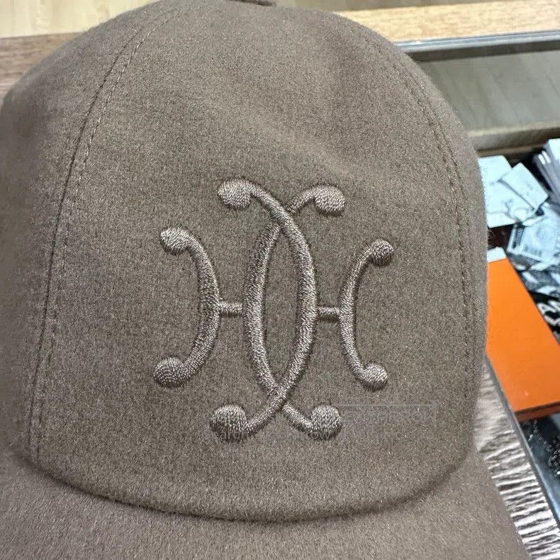 Hermes Hermes size 58 Embroidered Khaki Cashmere Baseball Cap Size ONE SIZE - 3 Thumbnail