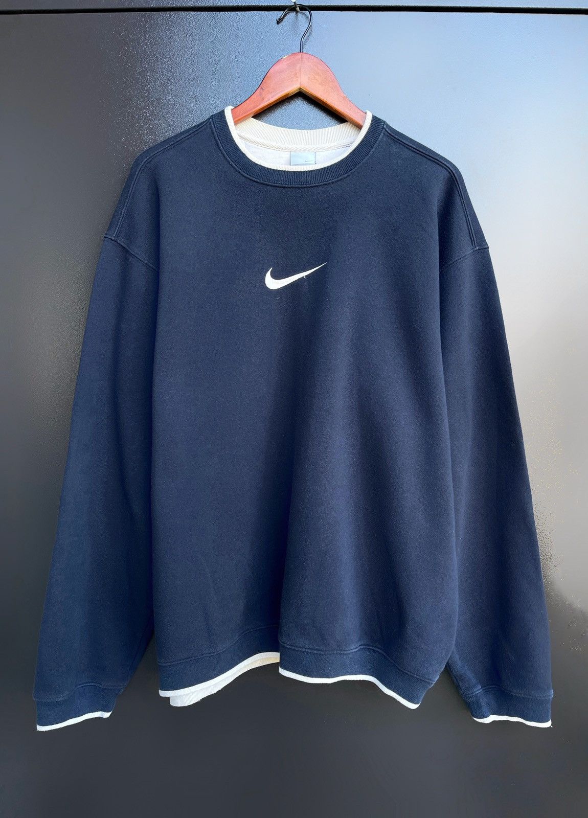 Nike Nike Vintage 2000’s Centre Logo Y2K Crewneck Sweatshirt XL Size US XL / EU 56 / 4 - 1 Thumbnail