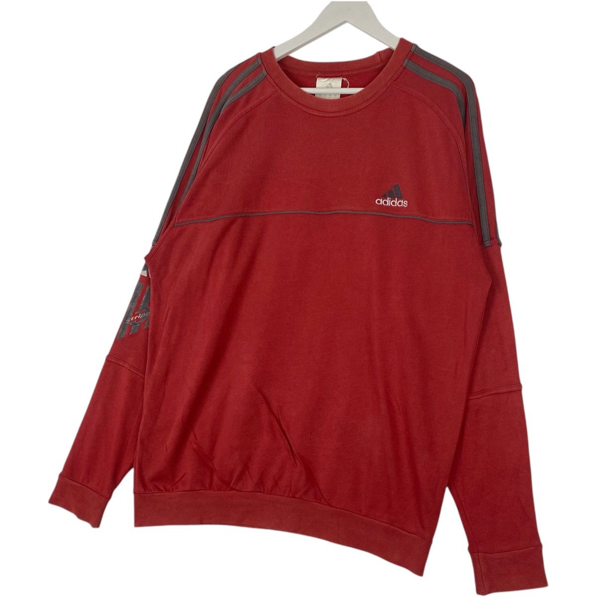 Adidas Vintage Adidas Embroidery Crewneck Sweatshirt Black/Red Size US L / EU 52-54 / 3 - 2 Thumbnail