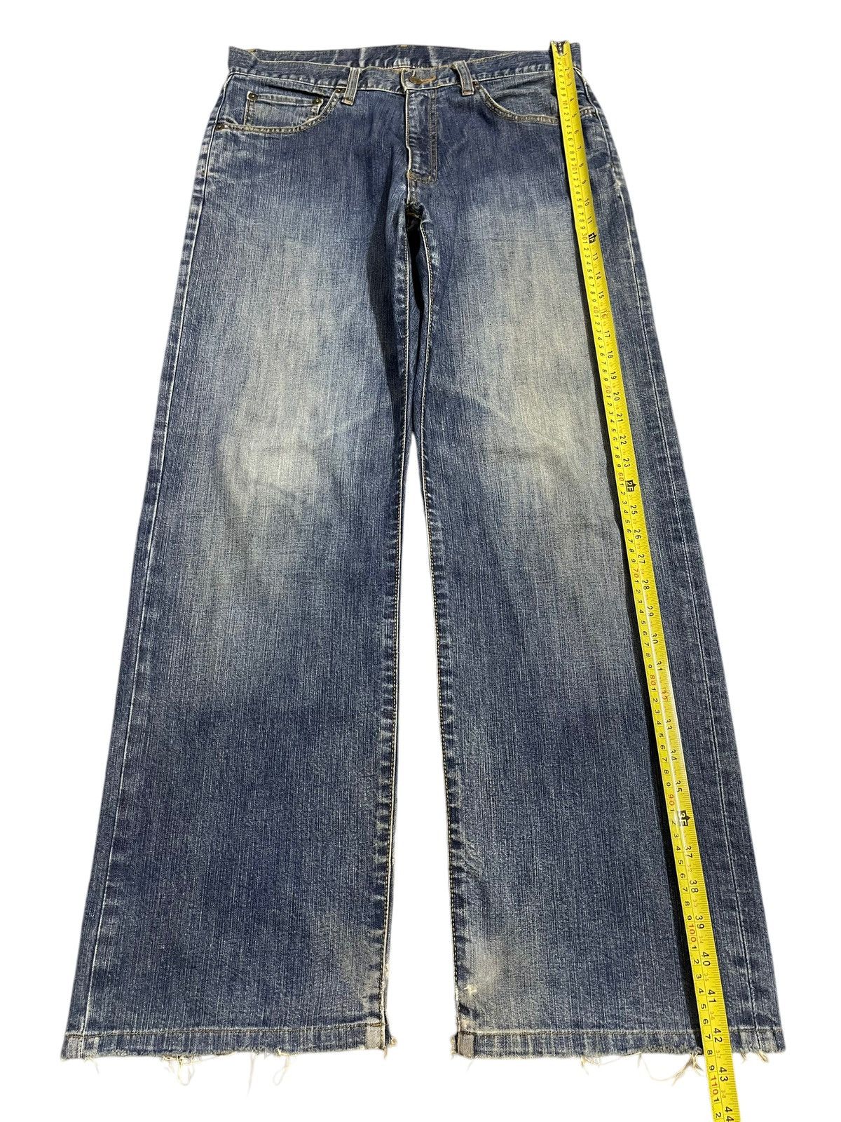 Uniqlo Vintage Japanese Uniqlo Blue Faded Wash Baggy Jeans Size US 33 - 12 Thumbnail