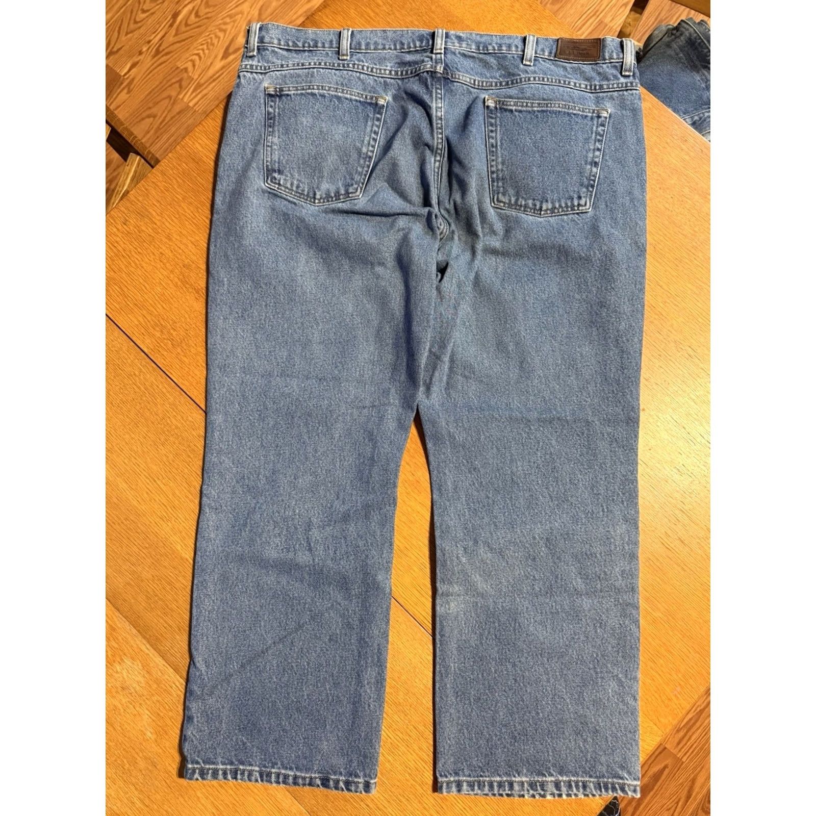 Vintage Item Specifications: Material: 100% Wool Size US 42 / EU 58 - 7 Thumbnail