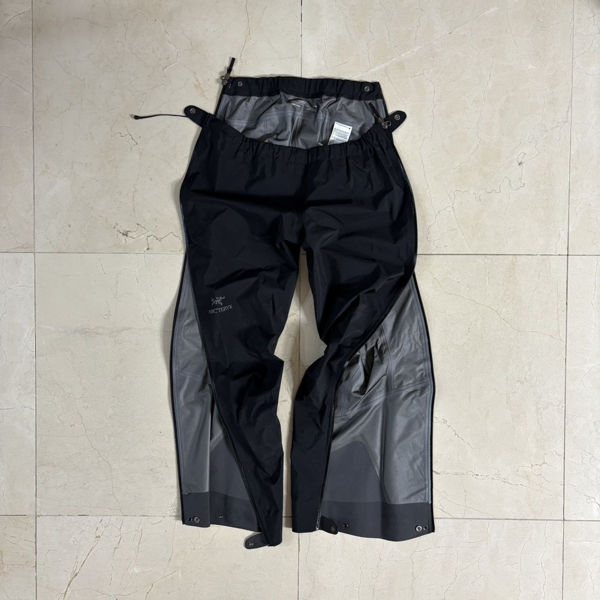 Arc'teryx Arc’teryx Beta AR Gore-Tex Pants Black Size M (Fits 30) Size 30" / US 8 / IT 44 - 4 Thumbnail