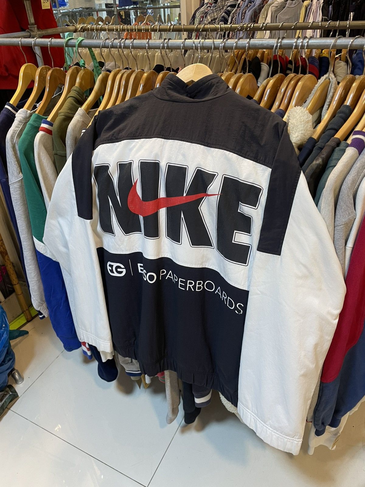 Nike Rare Vintage Nike Spell Out Jacket Size US L / EU 52-54 / 3 - 1 Thumbnail
