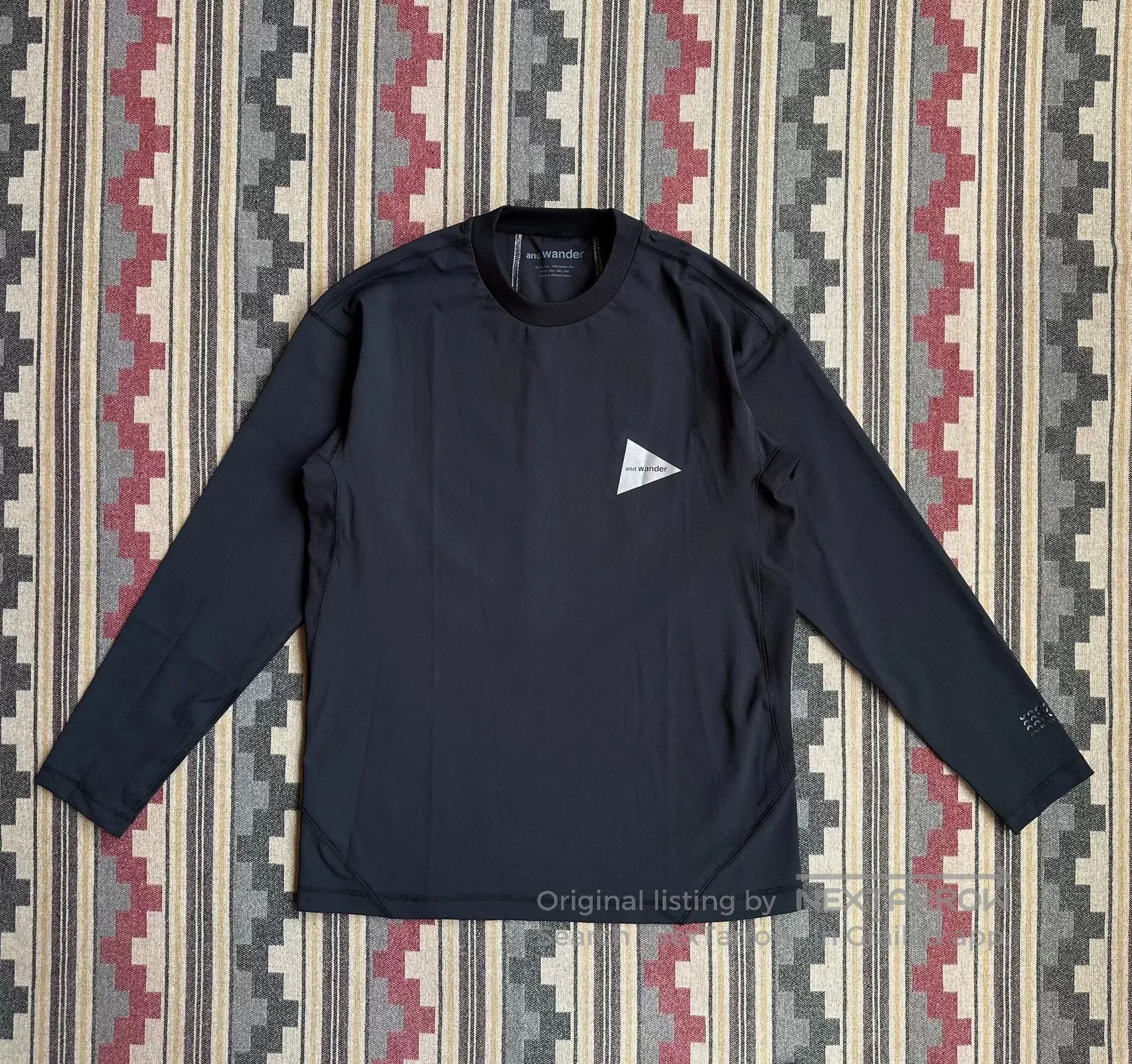 And Wander and wander Rush Guard Long Sleeve T-shirt. Size US M / EU 48-50 / 2 - 1 Thumbnail