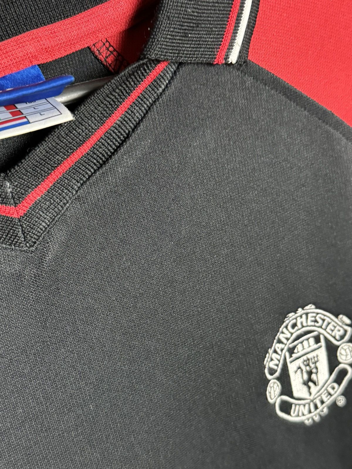 Umbro Vintage Manchester United 99/00 Training Football Jersey Size US L / EU 52-54 / 3 - 9 Thumbnail