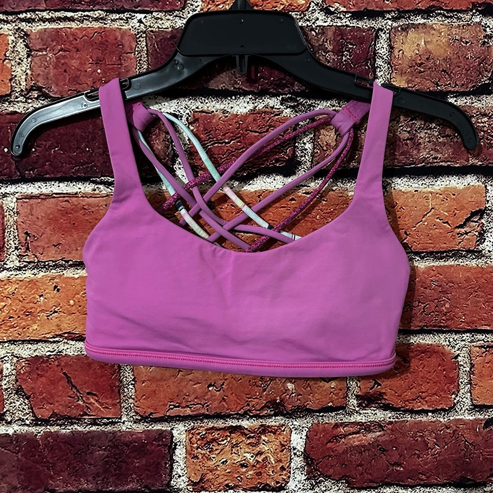 Lululemon lululemon sports bra size 4 Size S / US 4 / IT 40 - 1 Thumbnail