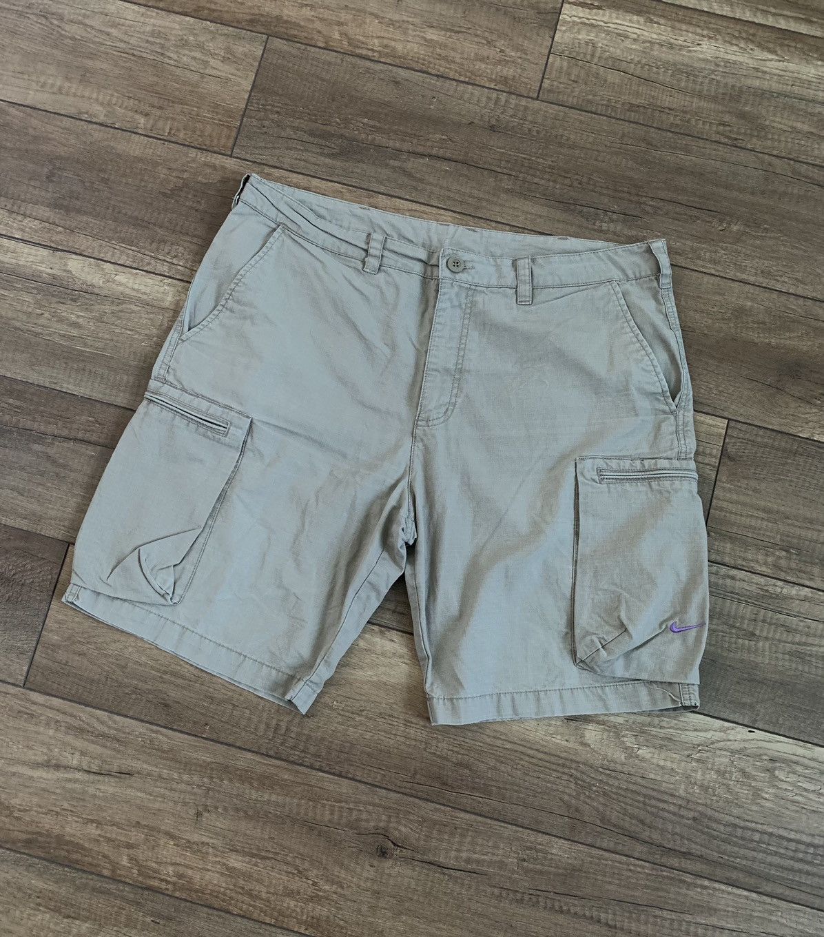 Nike Vintage Nike Cargo Shorts Purple Swoosh Travis Scott Style Size US 36 / EU 52 - 1 Thumbnail