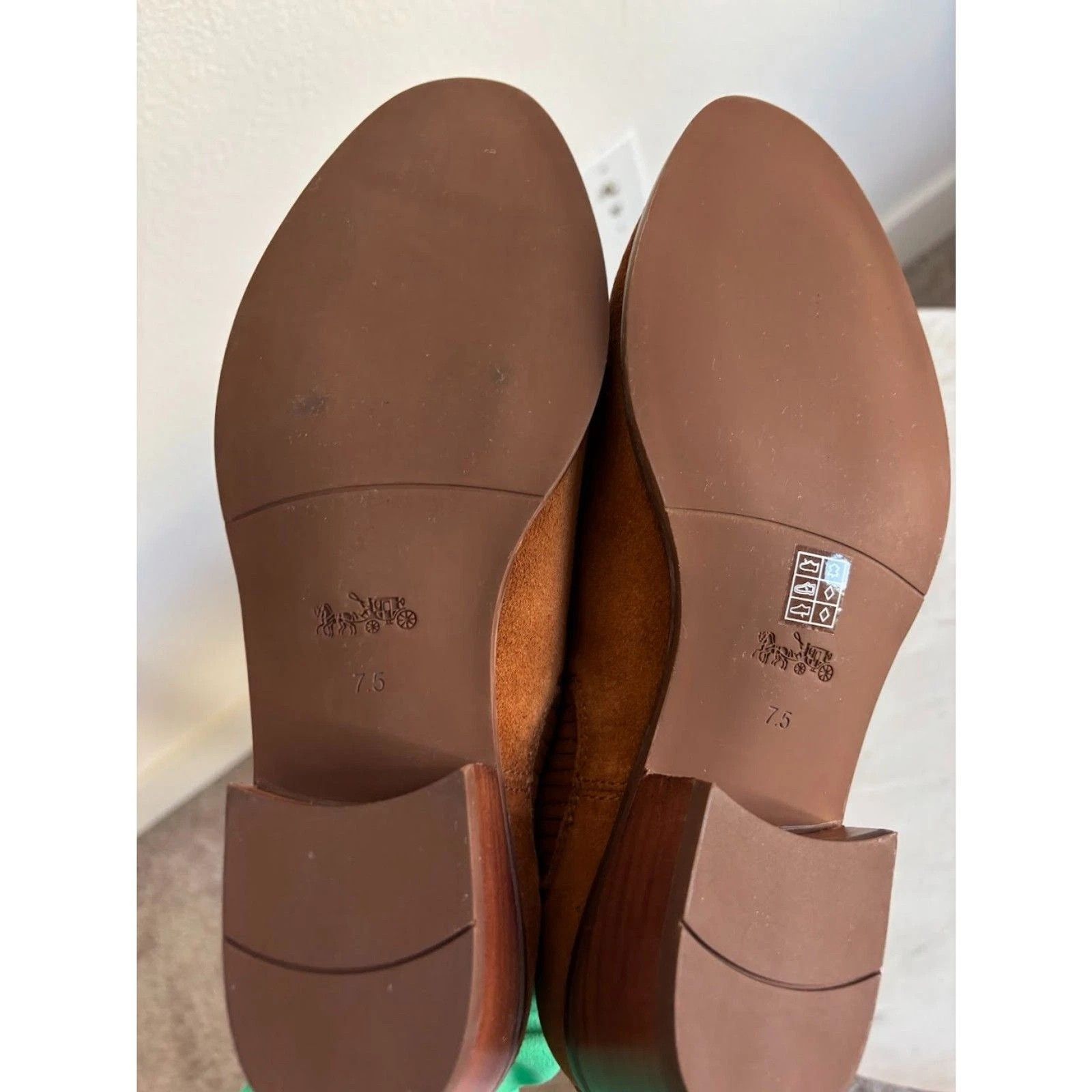 Coach Coach Devin suede ankle booties( tan/saddle) Size US 7.5 / IT 37.5 - 4 Thumbnail