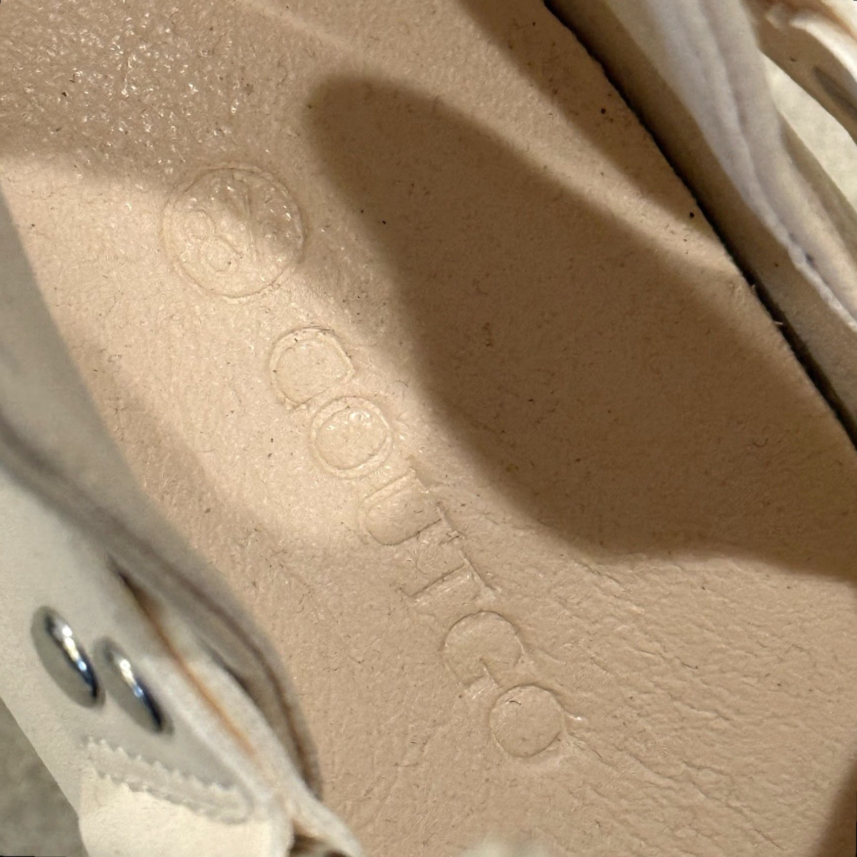 Vintage Coutgo Women's Boot Ankle Beige V Cutout Pointed Toe Faux Leather Block Heel Western 8.5 US Shoe Size Mid (2-2.9 in) Pre-owned Good Size US 9 / IT 39 - 2 Thumbnail