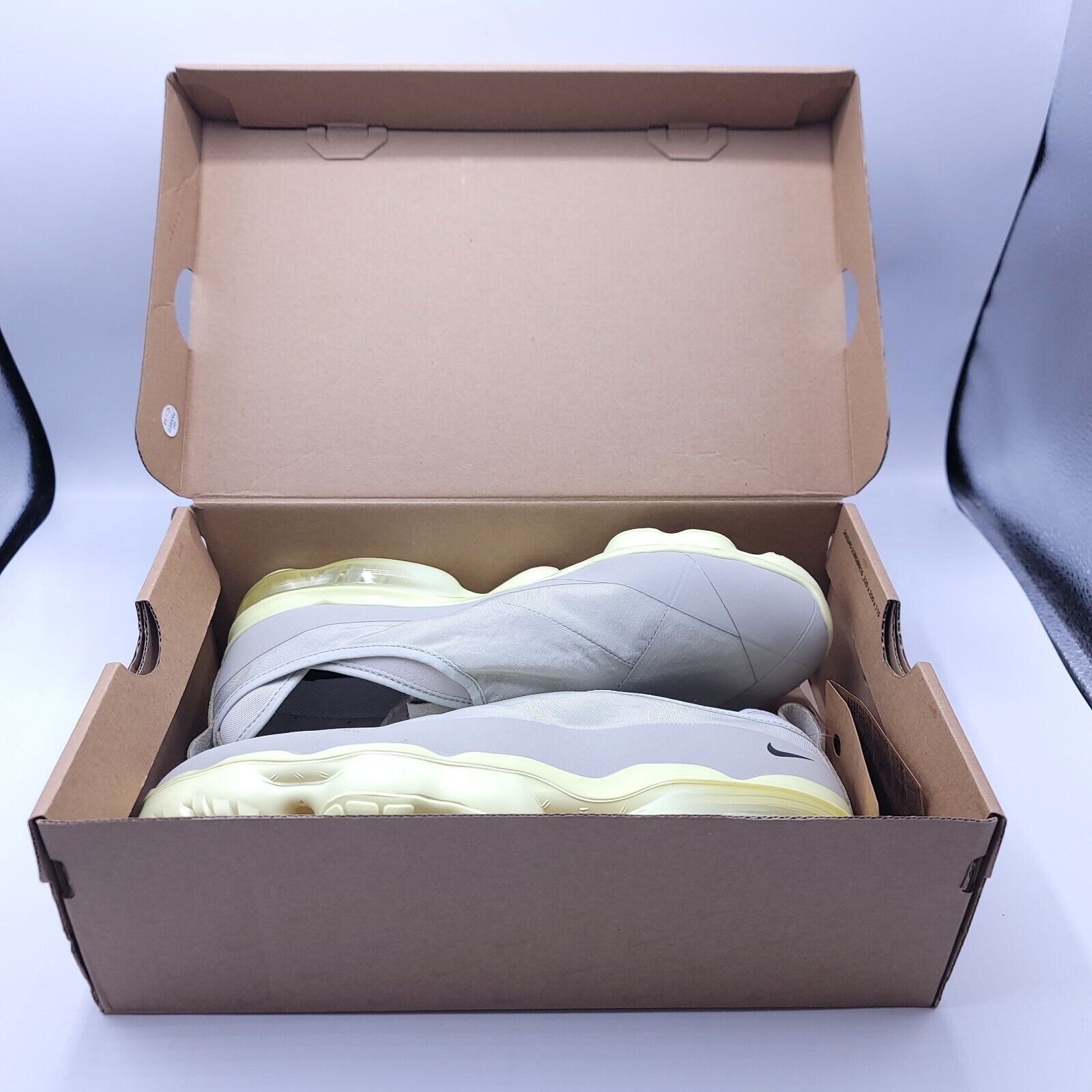 Nike Nike Air Vapormax Moc Roam Shoe Men Size 9.5 DZ7273-100 Gray Size US 9.5 / EU 42-43 - 11 Thumbnail