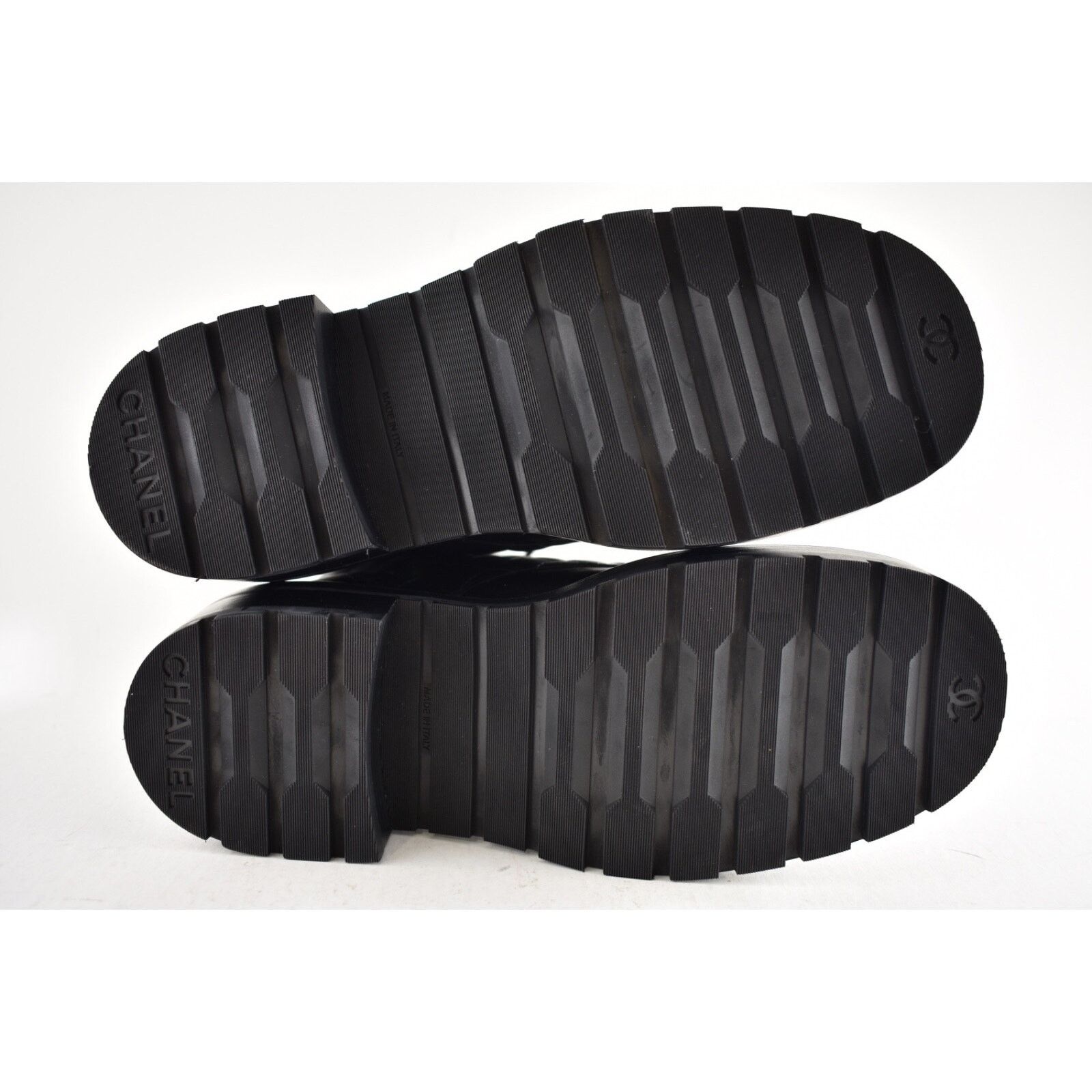 Chanel Chanel 21A Black Quilted Gold CC Chain Combat Lace Up Size US 12 / IT 42 - 15 Thumbnail