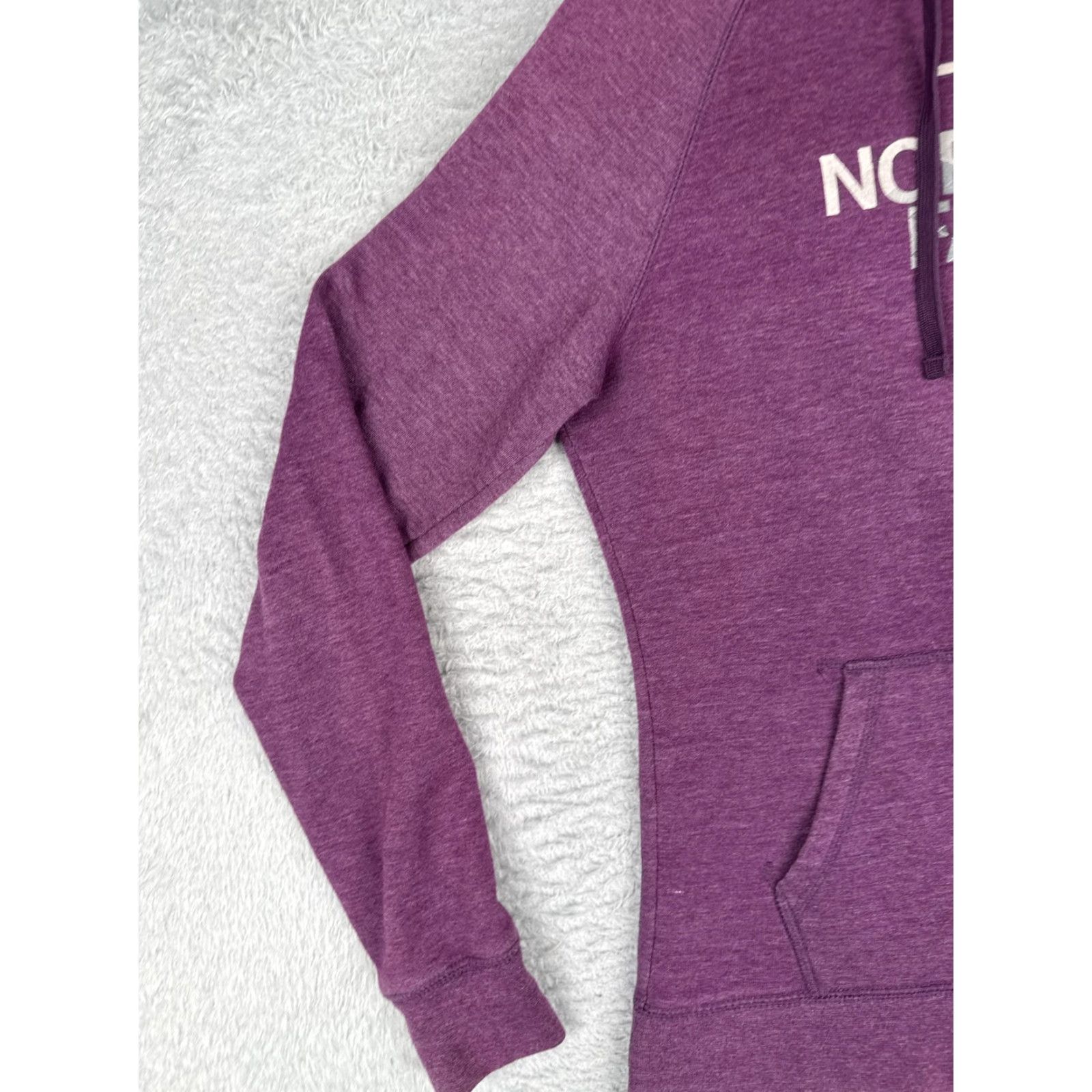 The North Face VINTAGE? (No) The North Face Hoodie Women M Purple Jersey Logo Pullover Sweatshirt Casual Activewear Long Sleeve Raglan Pocket Graphic Print Size M / US 6-8 / IT 42-44 - 3 Thumbnail