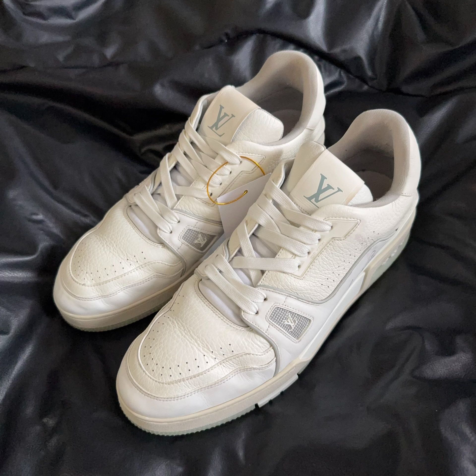 Louis Vuitton Louis Vuitton Training White Lowtop Sneakers 44 Men Size US 10.5 / EU 43-44 - 1 Thumbnail