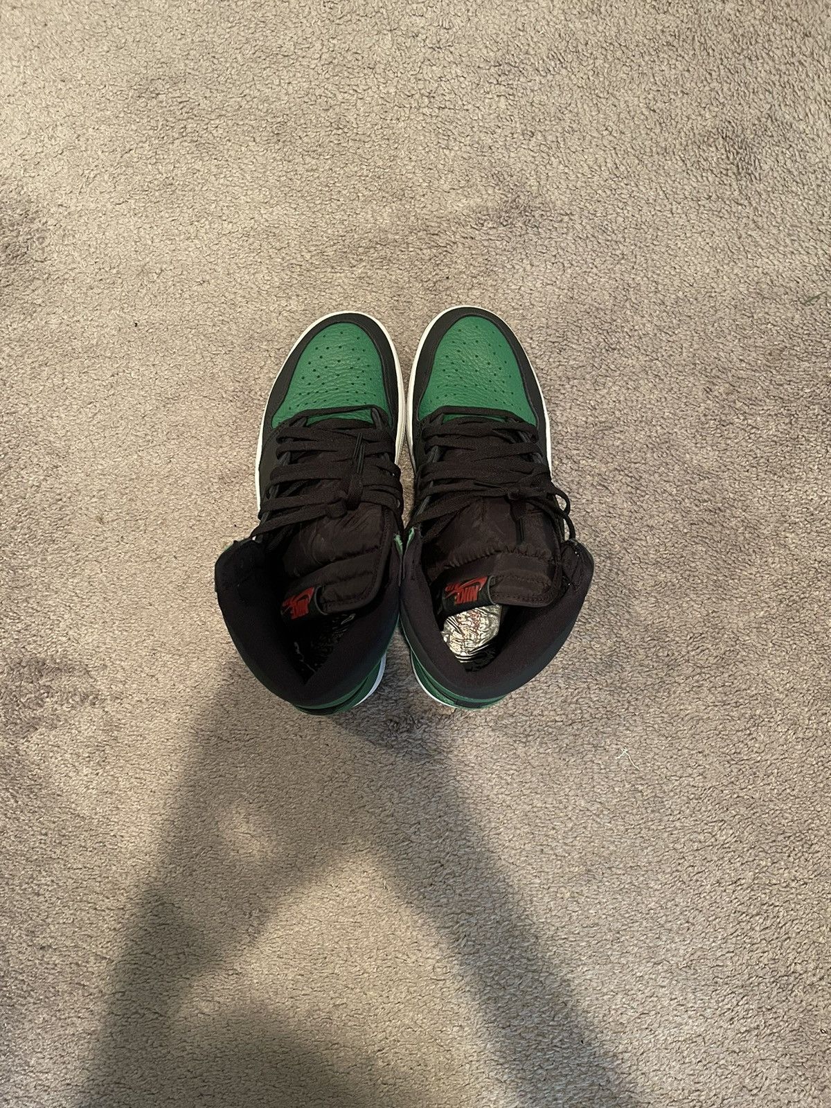 Jordan Brand Air Jordan 1 Retro High OG Pine Green 2.0 Size US 10.5 / EU 43-44 - 4 Thumbnail