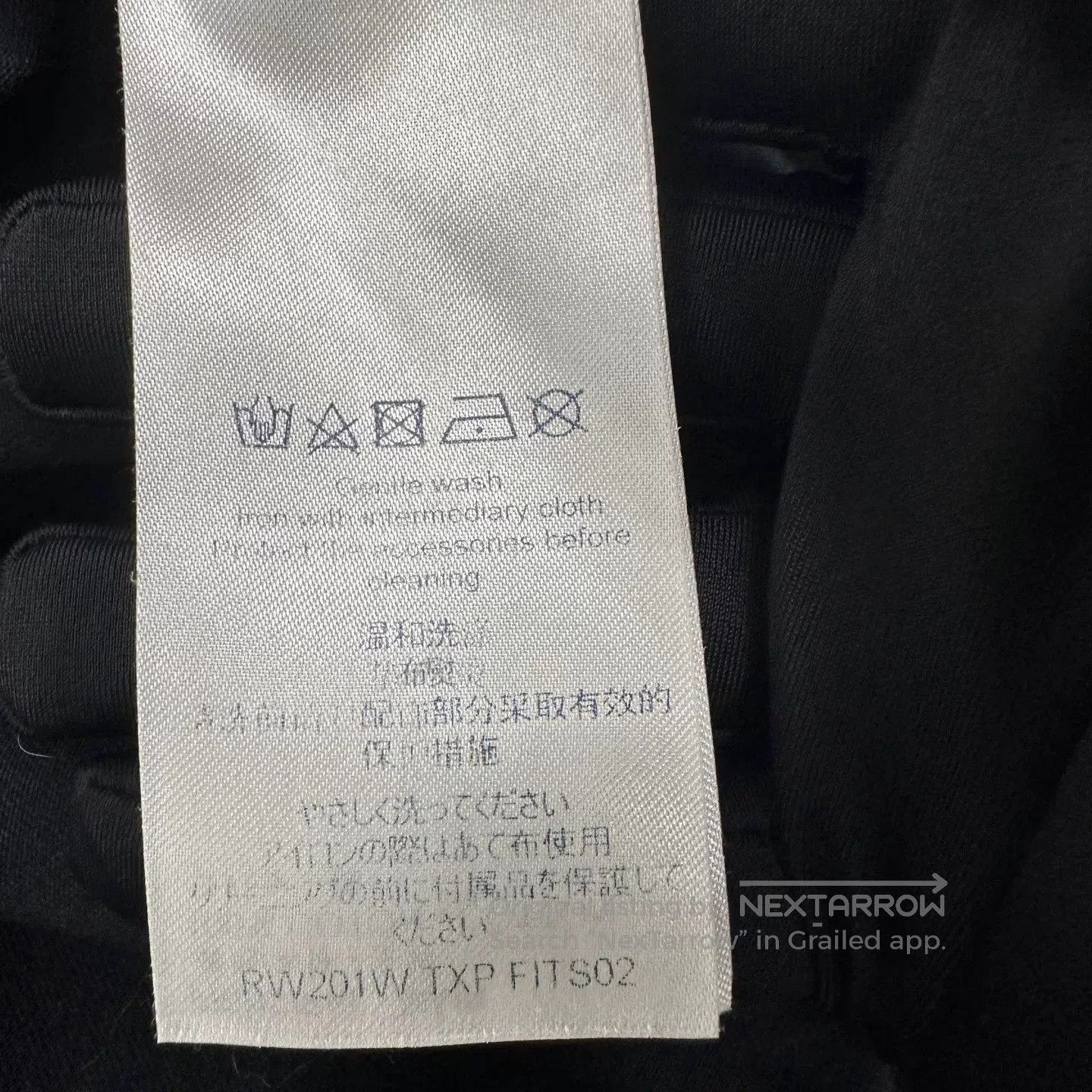 Louis Vuitton Louis Vuitton Black Letter Print Chain Tee. Size US M / EU 48-50 / 2 - 4 Thumbnail