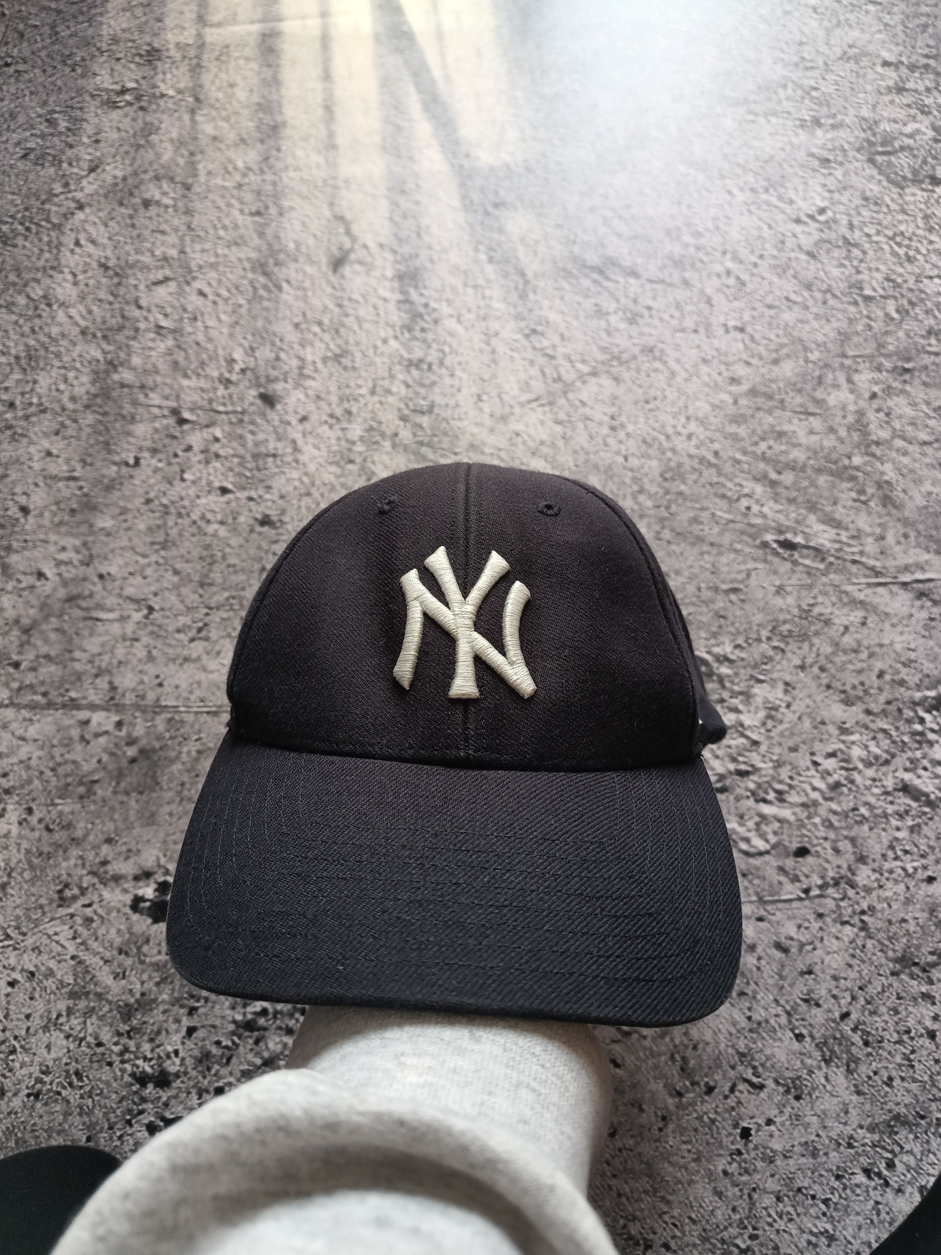 47 × 47 Brand × MLB New York Yankees Hat Cap Strapback Black '47 MLB Baseball NY Size ONE SIZE - 1 Thumbnail