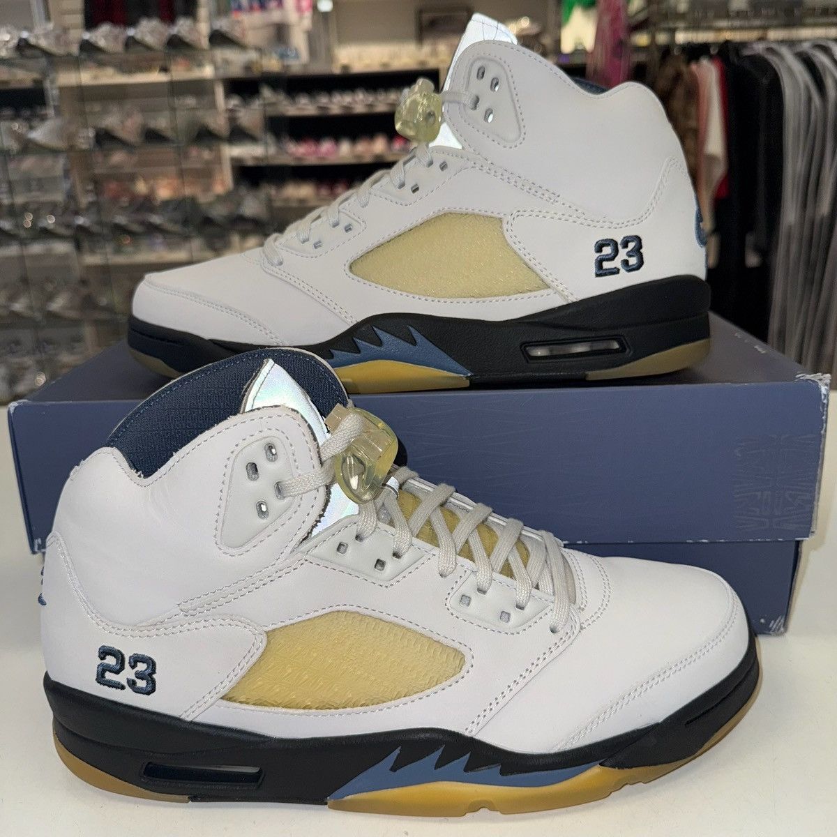 A Ma Maniere × Jordan Brand Size 12W (9.5M) - A Ma Maniére x Air Jordan 5 Retro Size US 12 / IT 42 - 1 Thumbnail