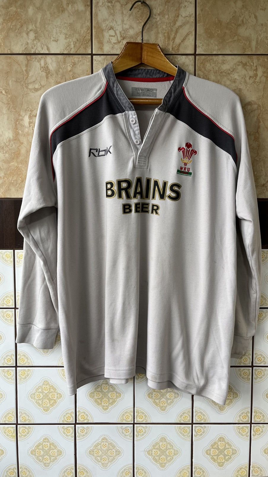 Reebok 2005 Reebok WRU Wales vintage rugby long sleeve Size US L / EU 52-54 / 3 - 1 Thumbnail