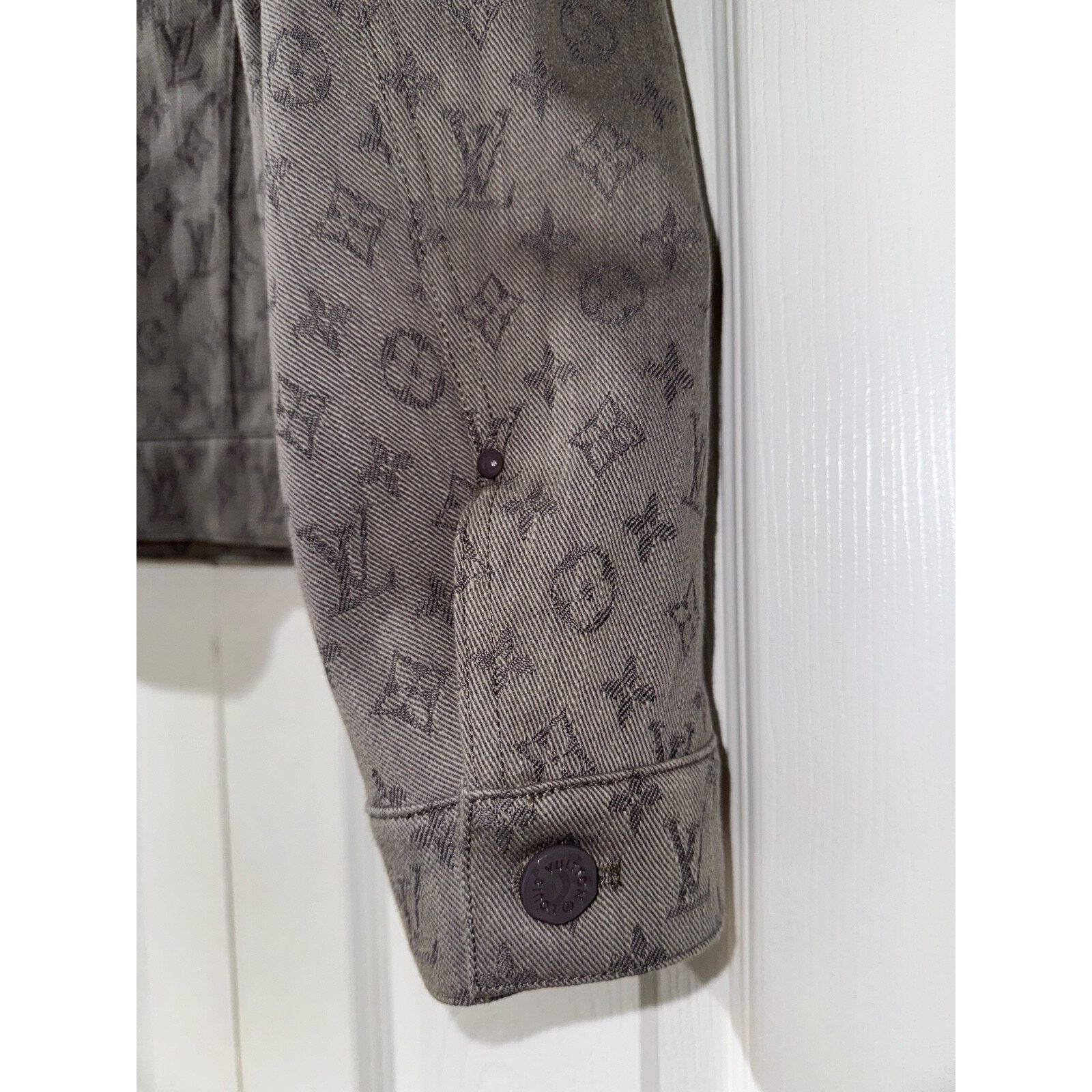 Louis Vuitton Louis Vuitton Monogram Jacket Button Up Sleeve 48 1A8FGZ Size US M / EU 48-50 / 2 - 11 Thumbnail