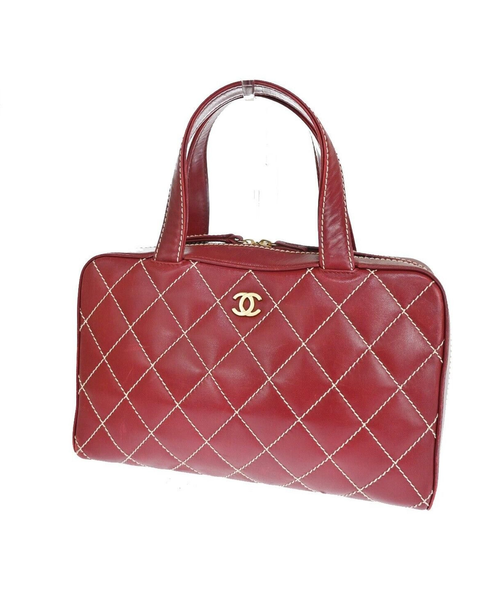 image of Chanel Luxurious Bordeaux Leather Handbag With Gold Hardware in Red, Women's