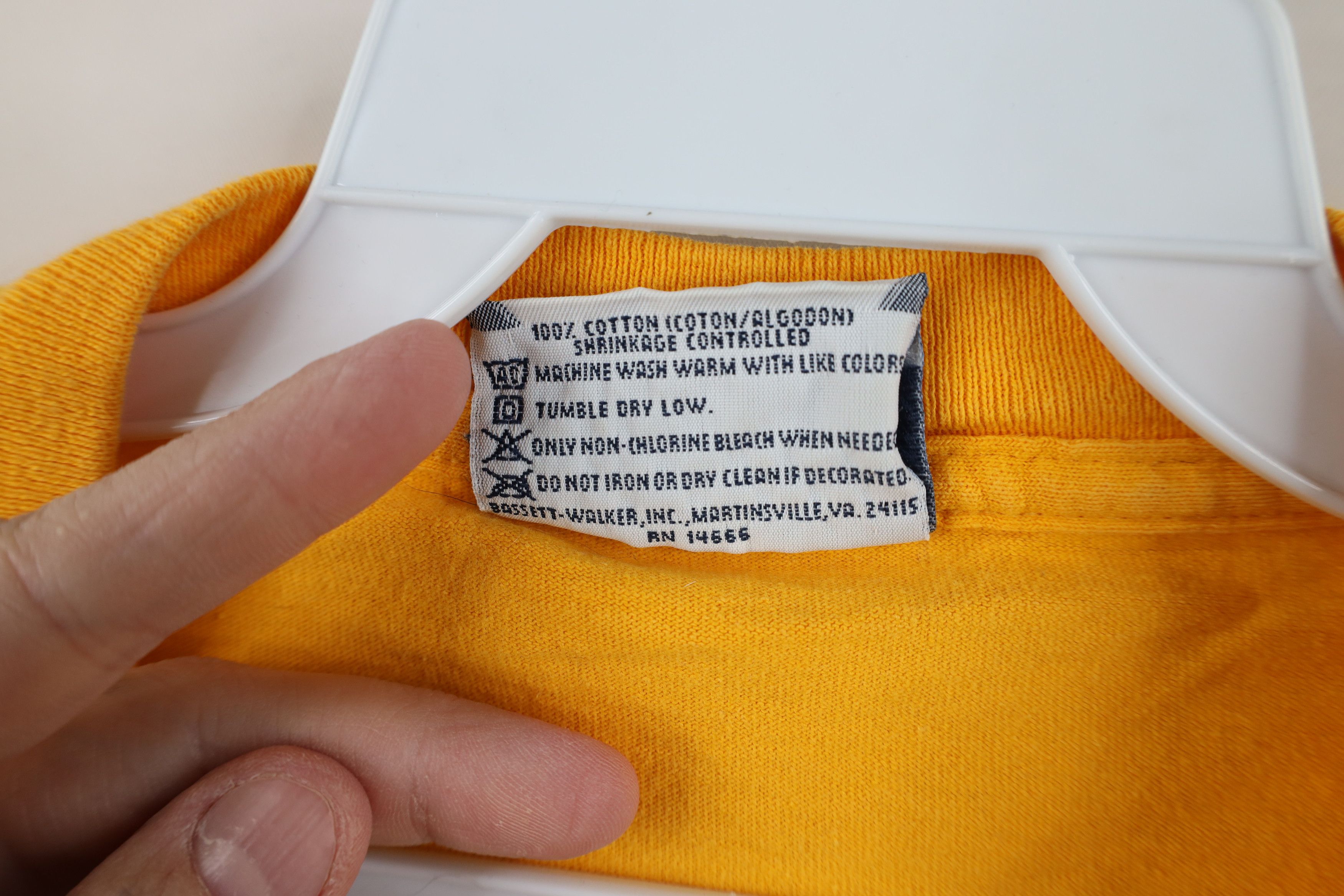 Vintage Vintage 90s Boise Marketing Services T-Shirt Yellow USA Size US L / EU 52-54 / 3 - 10 Thumbnail