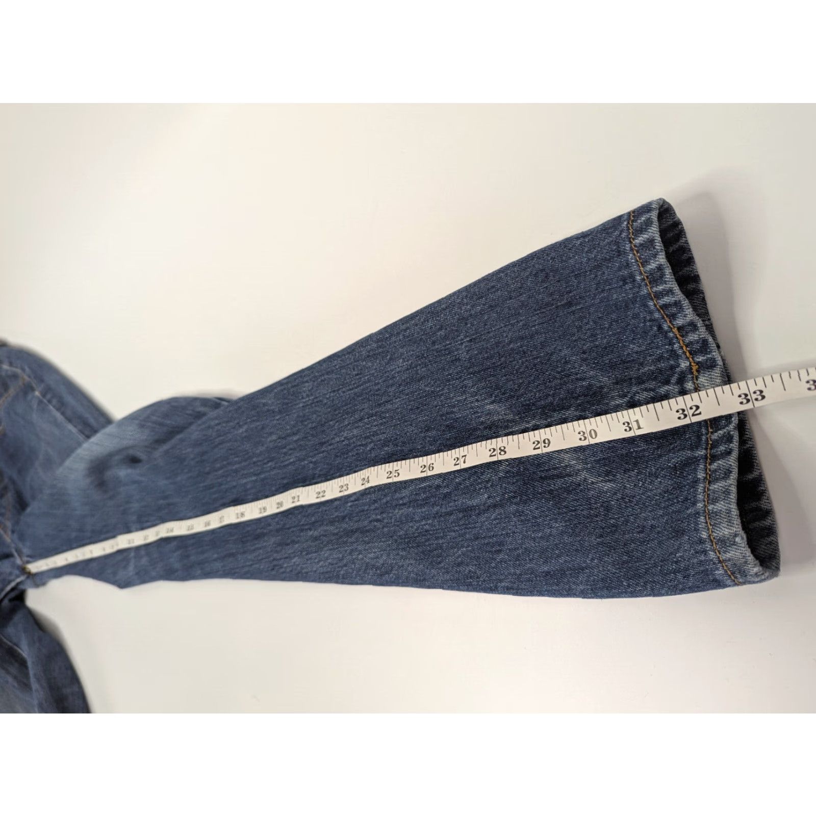 Levi's VINTAGE Levis Button Fly 501 Jeans Mens 28 Regular Denim Blue Cotton 100% Straight Fit Inseam 33 in 501 Series Size US 28 / EU 44 - 7 Thumbnail