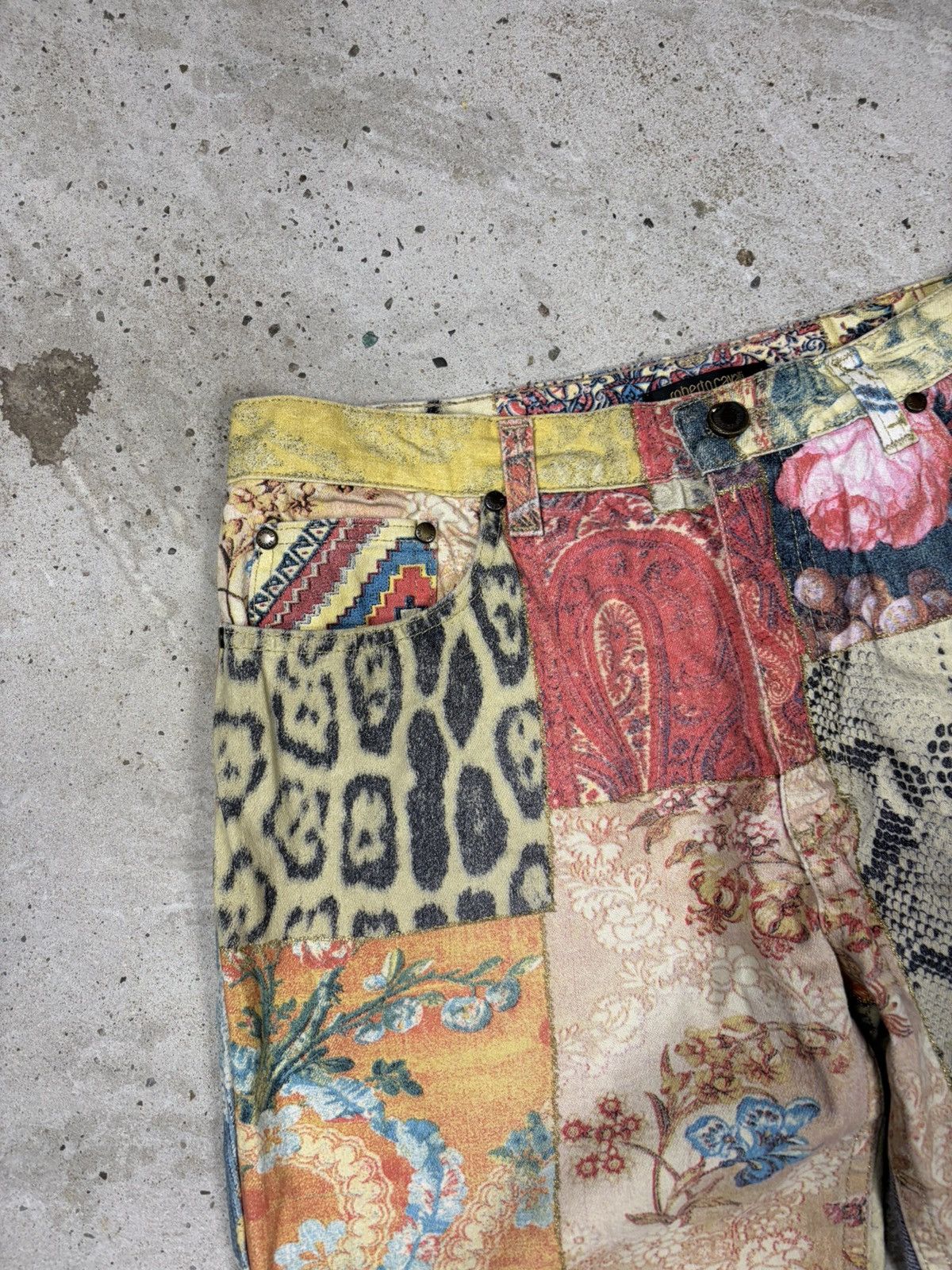 Roberto Cavalli FW 2002 Roberto Cavalli Patchwork Animal Print Bootcut Jeans Size 30" / US 8 / IT 44 - 7 Thumbnail