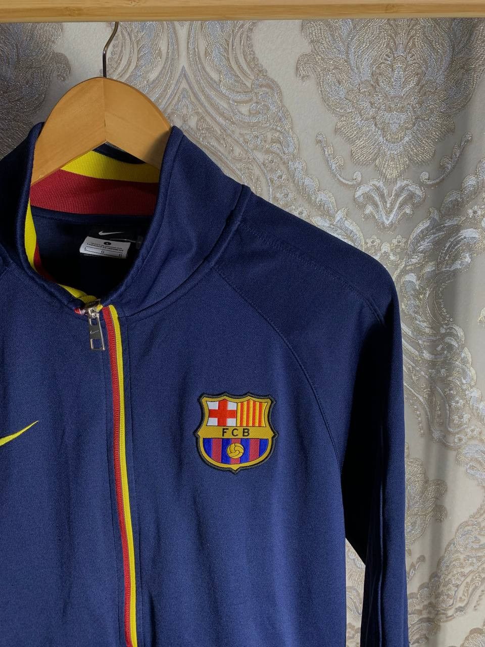 Nike Vintage Nike FC Barcelona Spain Soccer Jacket Retro Y2K Size US L / EU 52-54 / 3 - 3 Thumbnail
